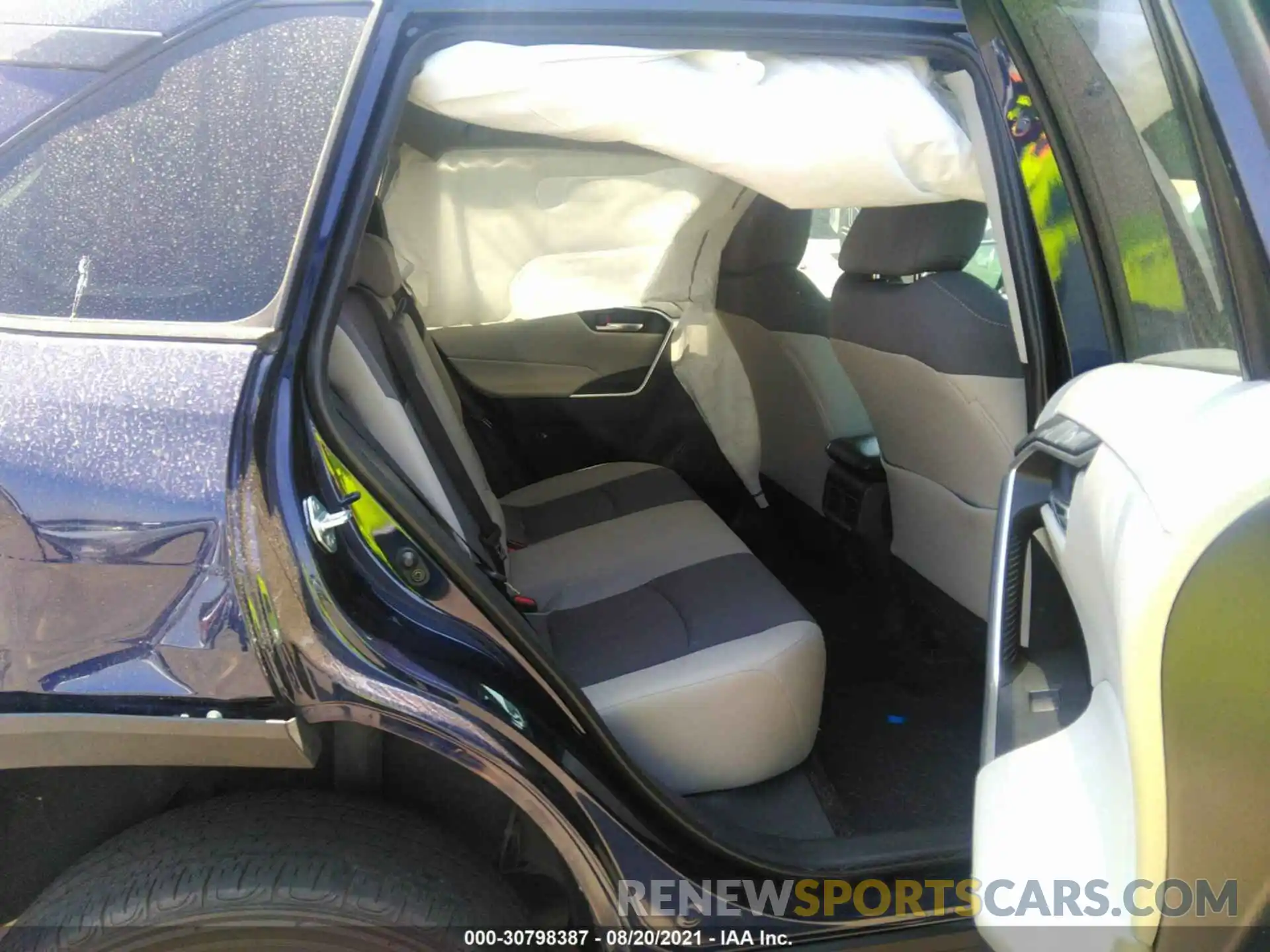 8 Photograph of a damaged car 2T3P1RFV0KW061849 TOYOTA RAV4 2019