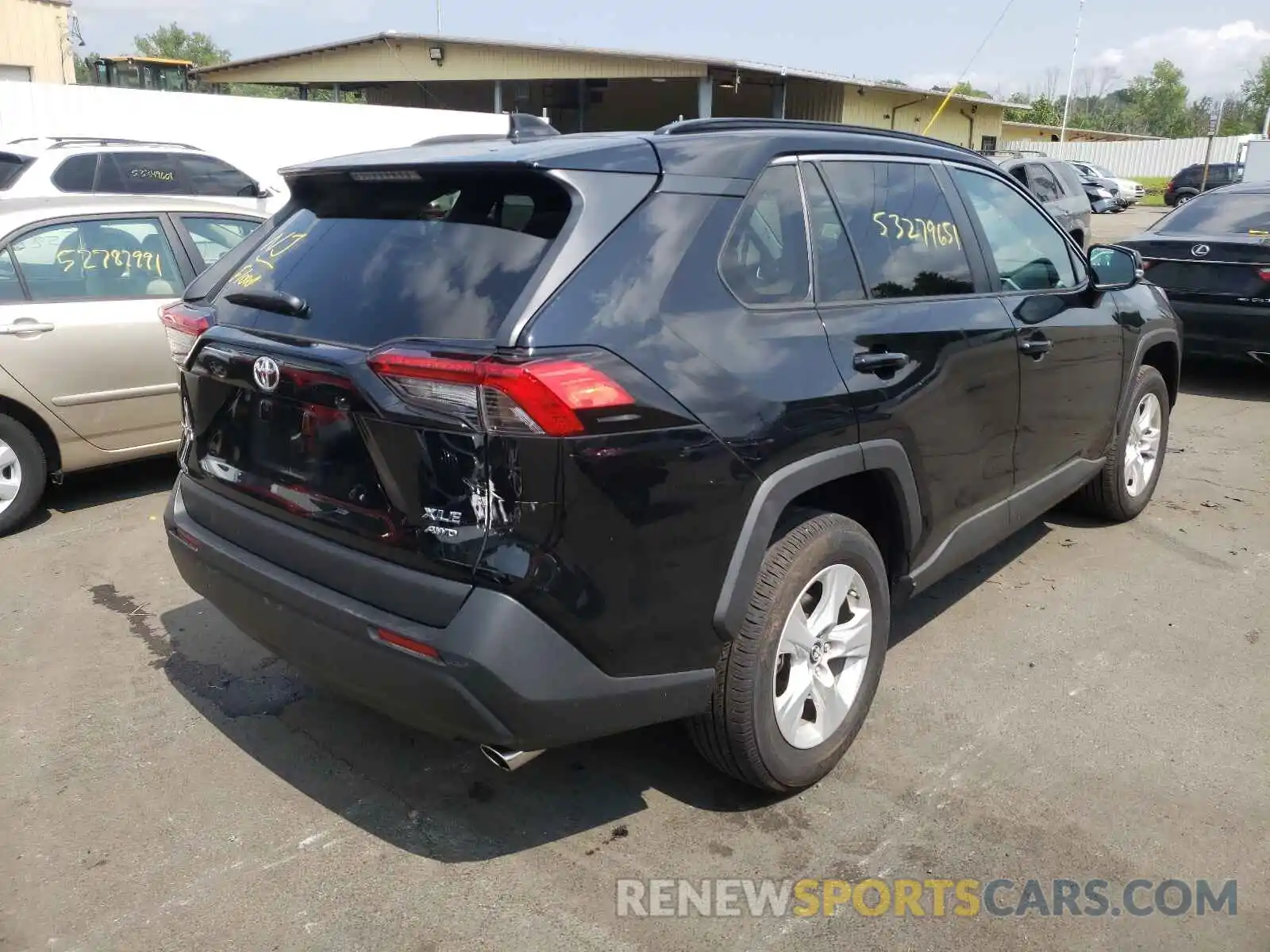 4 Photograph of a damaged car 2T3P1RFV0KW076321 TOYOTA RAV4 2019