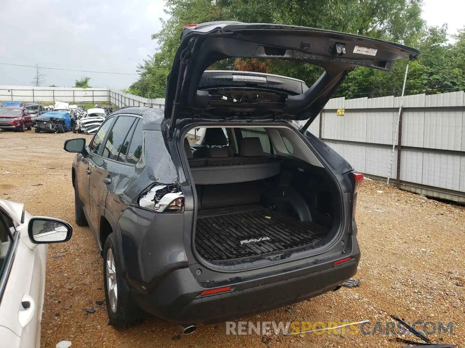 3 Photograph of a damaged car 2T3P1RFV0KW081907 TOYOTA RAV4 2019