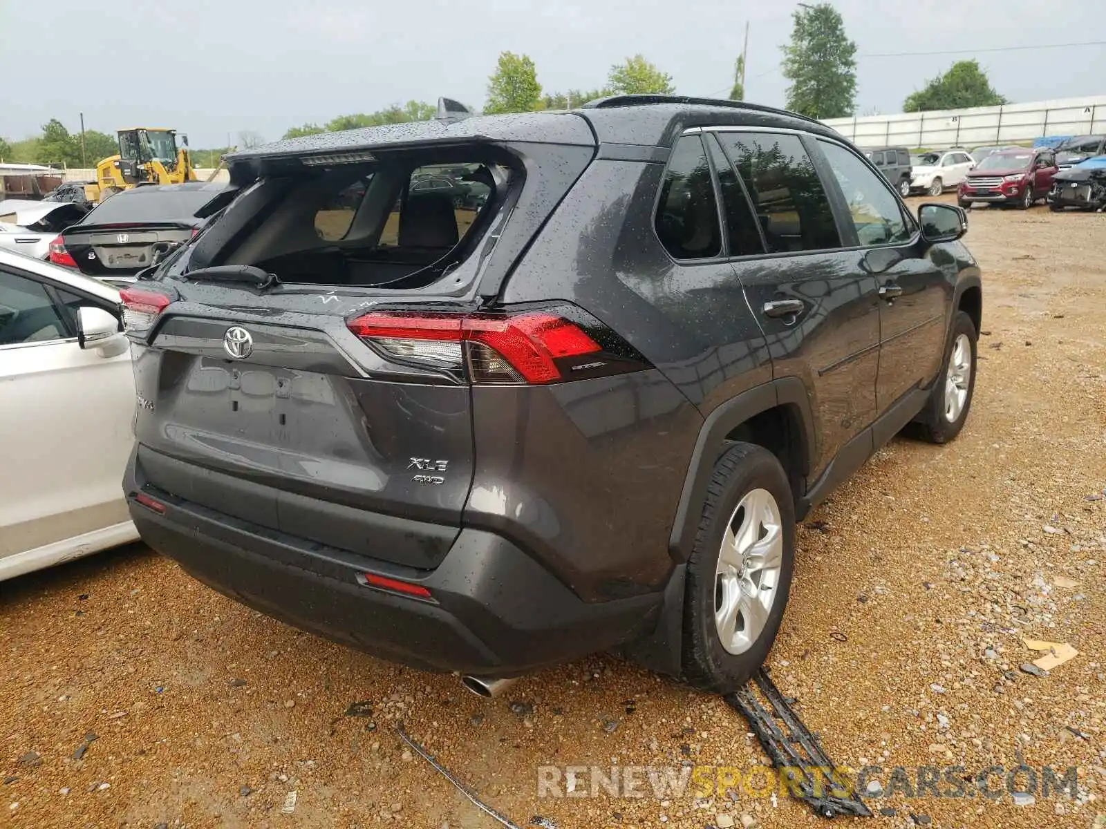 4 Photograph of a damaged car 2T3P1RFV0KW081907 TOYOTA RAV4 2019