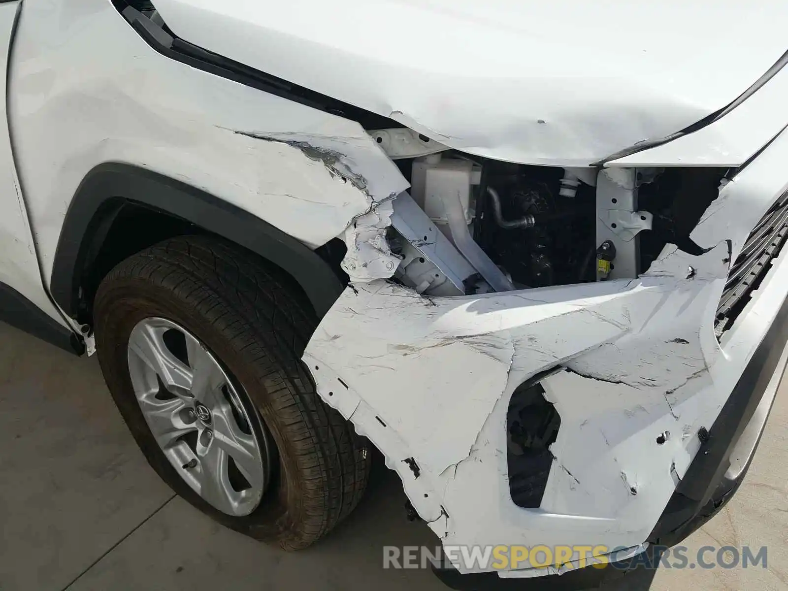 9 Photograph of a damaged car 2T3P1RFV1KC013326 TOYOTA RAV4 2019