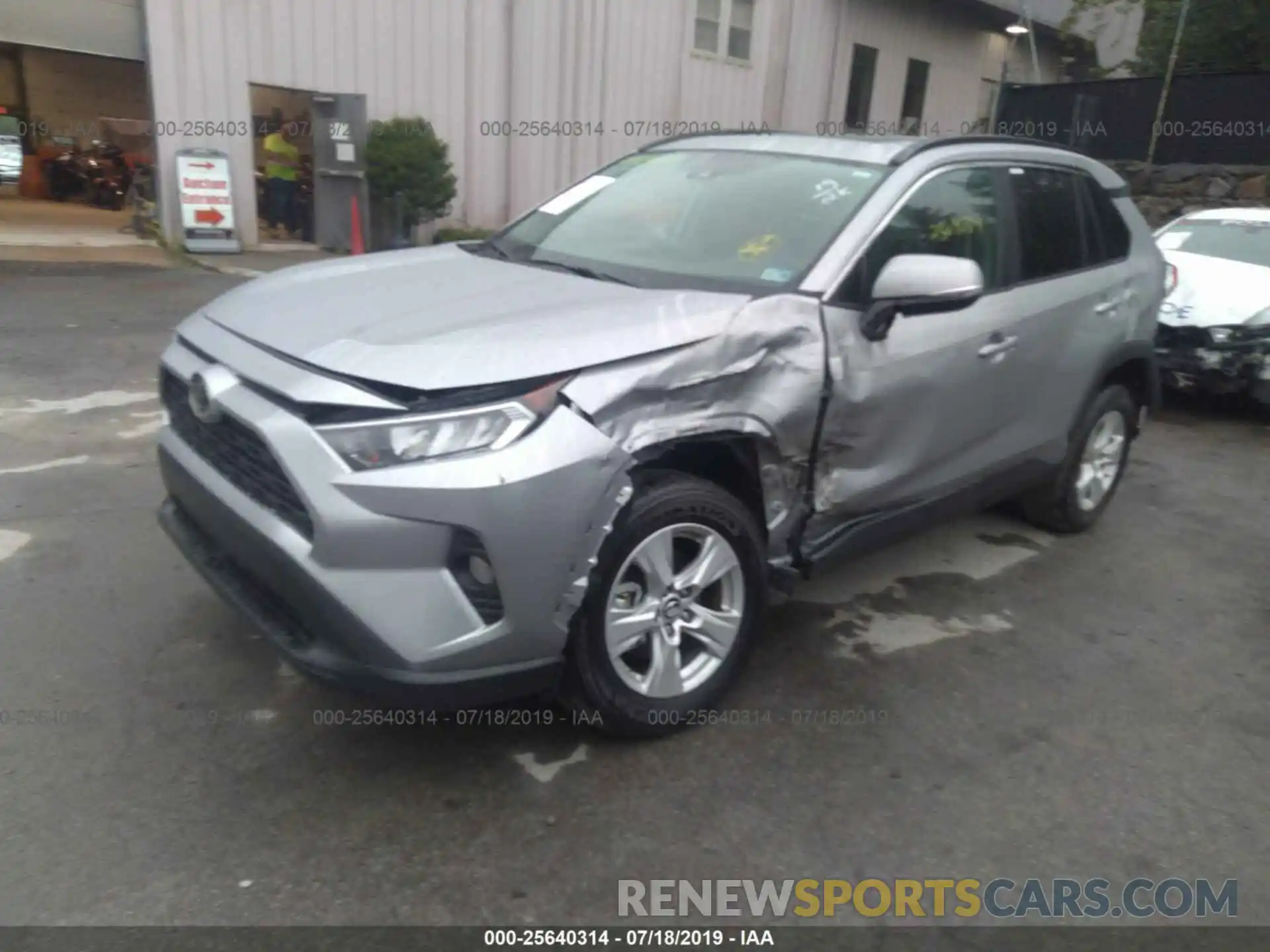 2 Фотография поврежденного автомобиля 2T3P1RFV1KC014038 TOYOTA RAV4 2019