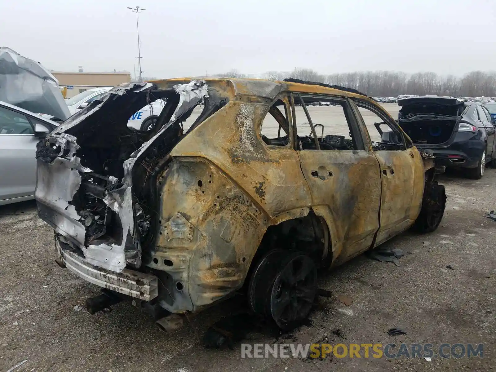 4 Photograph of a damaged car 2T3P1RFV1KC022043 TOYOTA RAV4 2019