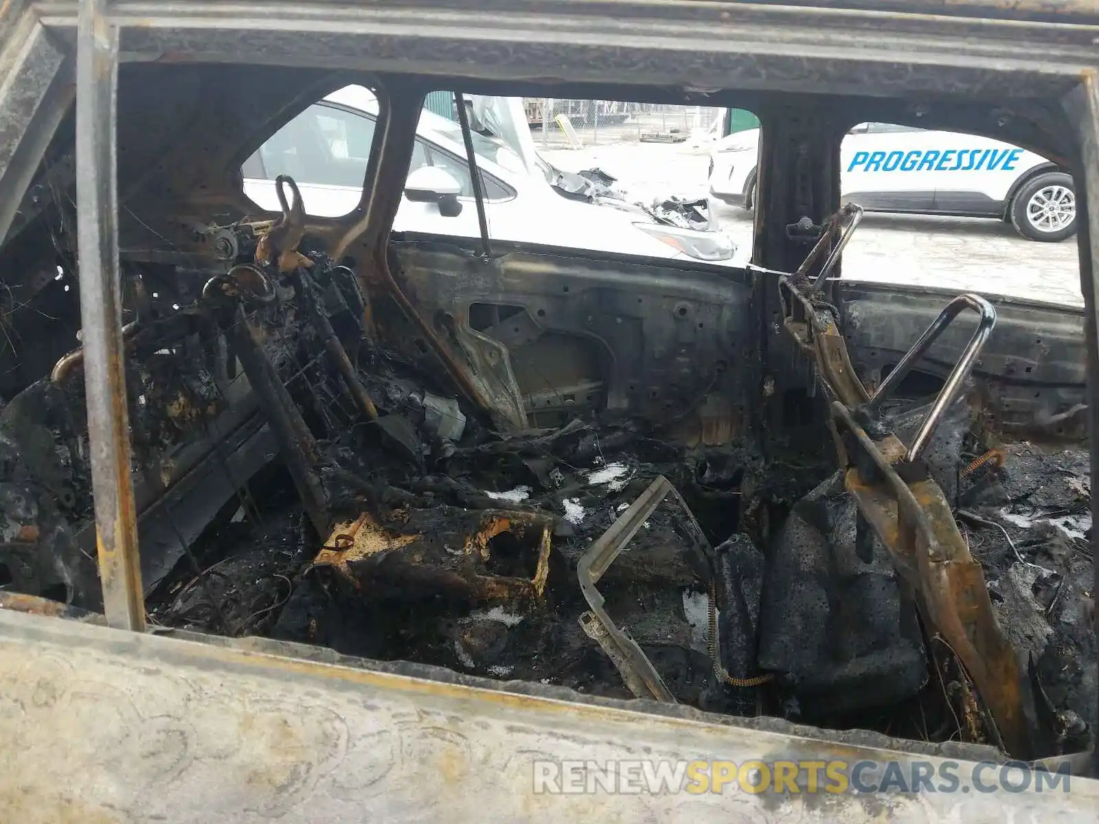 6 Photograph of a damaged car 2T3P1RFV1KC022043 TOYOTA RAV4 2019