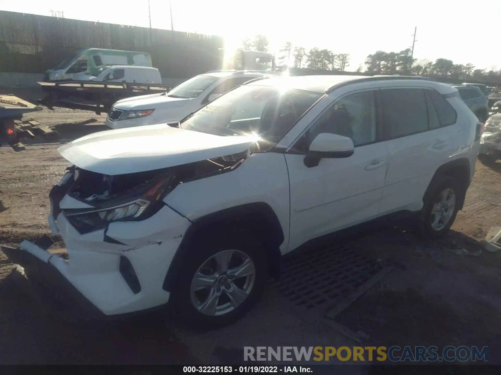 2 Фотография поврежденного автомобиля 2T3P1RFV1KC046245 TOYOTA RAV4 2019