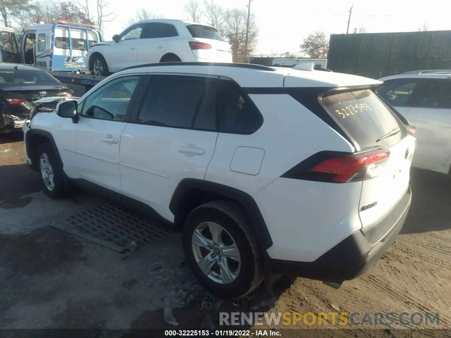 3 Фотография поврежденного автомобиля 2T3P1RFV1KC046245 TOYOTA RAV4 2019