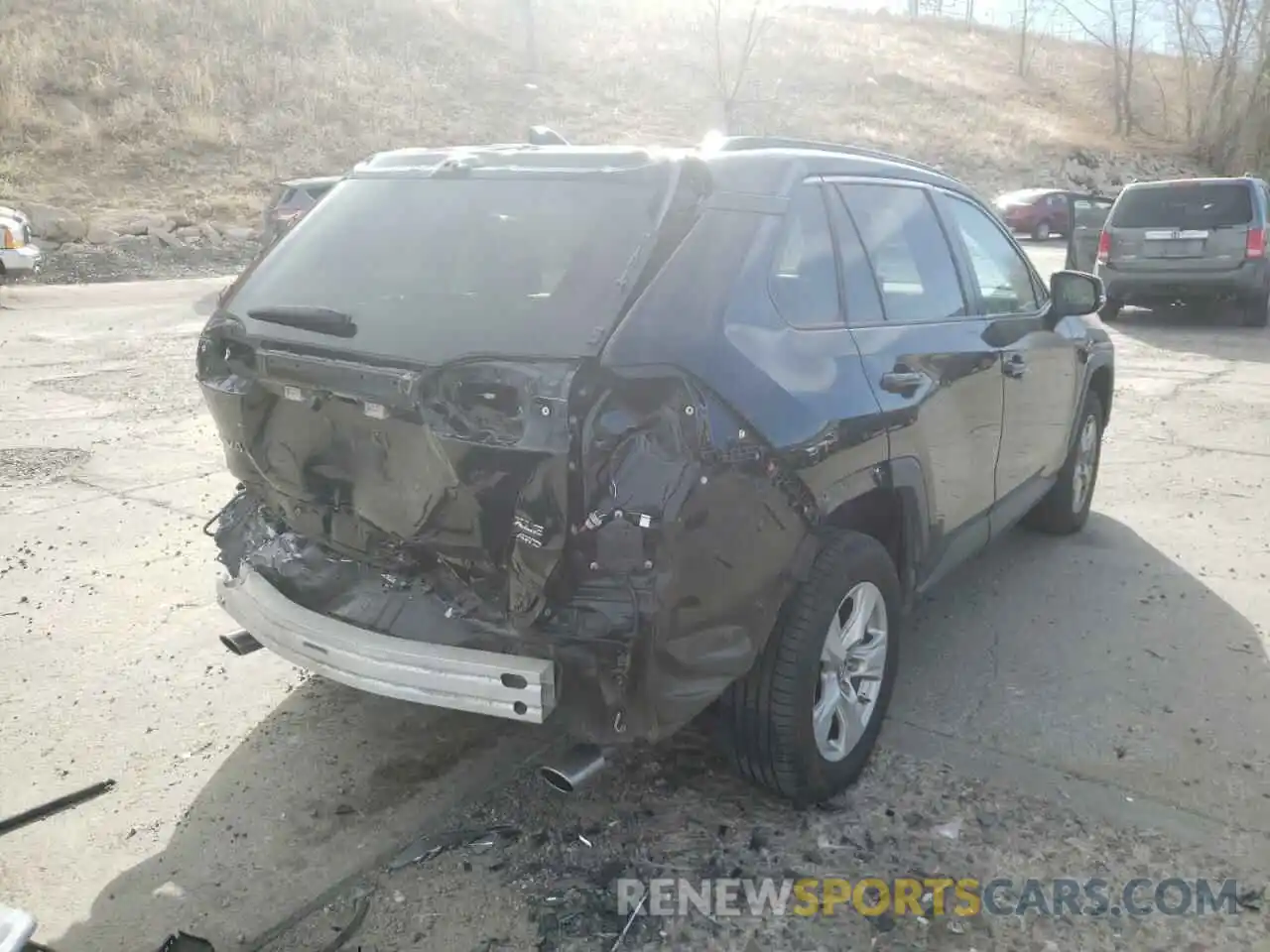 4 Photograph of a damaged car 2T3P1RFV1KW005130 TOYOTA RAV4 2019