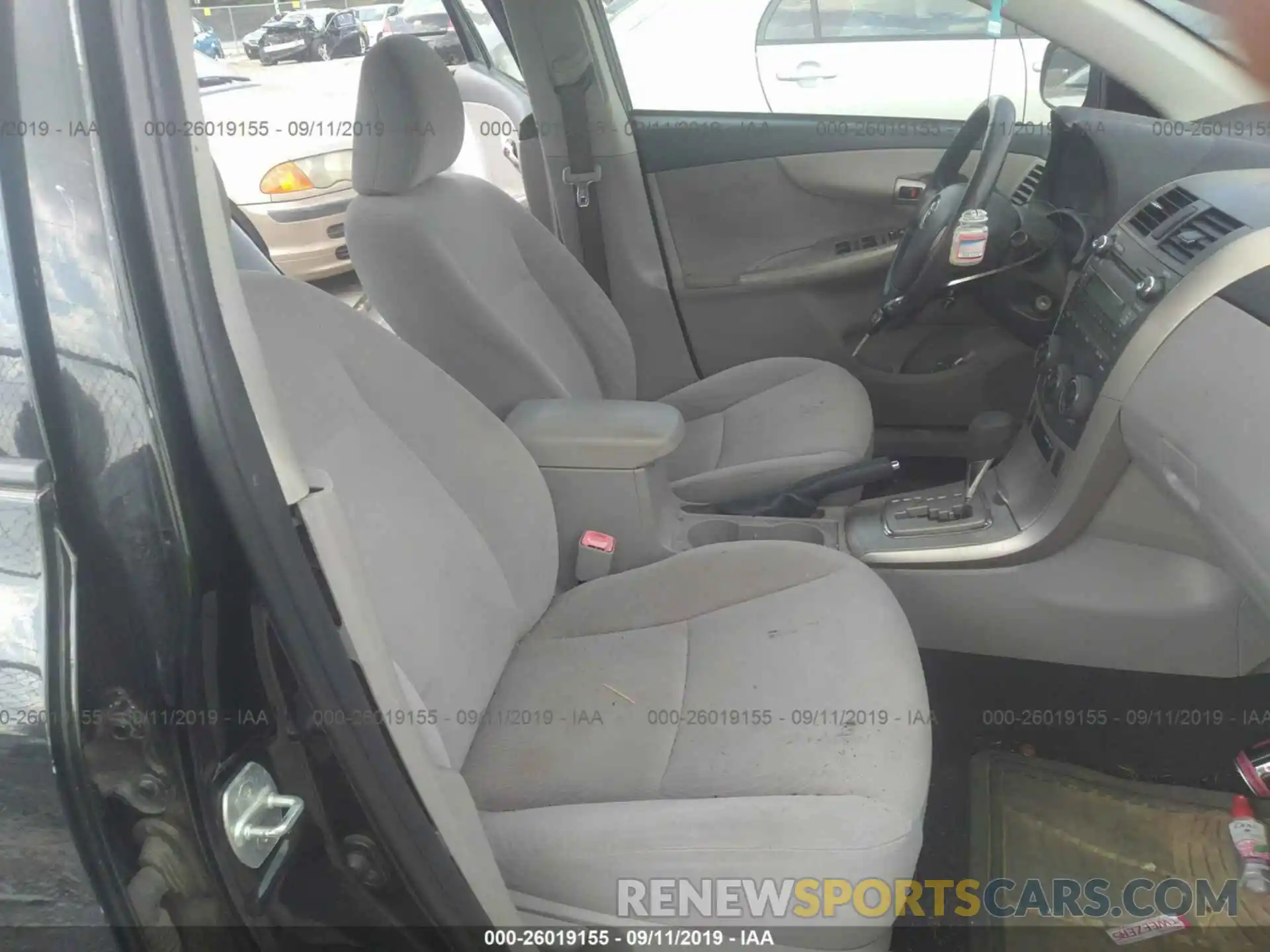 5 Photograph of a damaged car 2T3P1RFV1KW008349 TOYOTA RAV4 2019