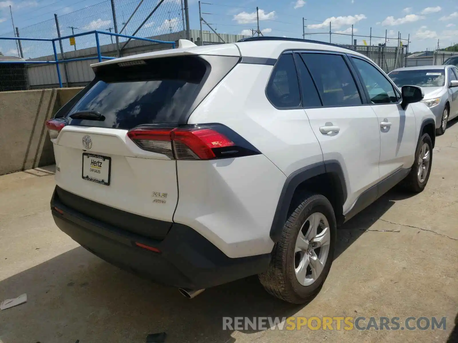 4 Photograph of a damaged car 2T3P1RFV1KW027418 TOYOTA RAV4 2019