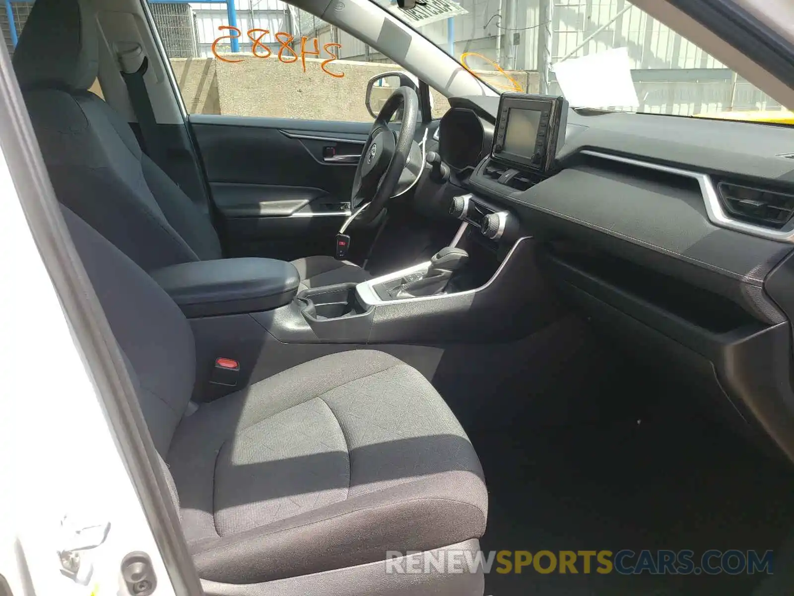 5 Фотография поврежденного автомобиля 2T3P1RFV1KW027418 TOYOTA RAV4 2019