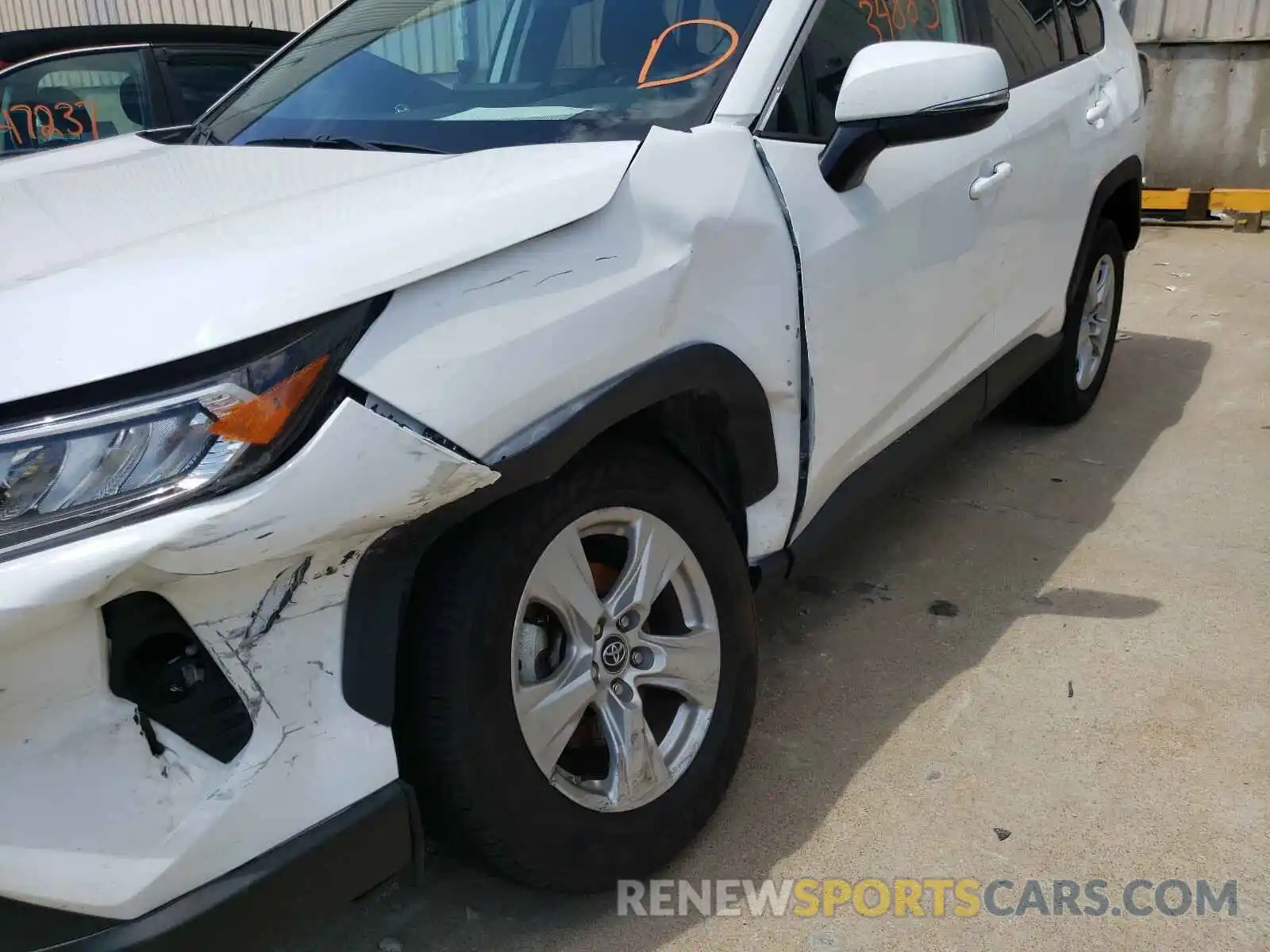 9 Photograph of a damaged car 2T3P1RFV1KW027418 TOYOTA RAV4 2019