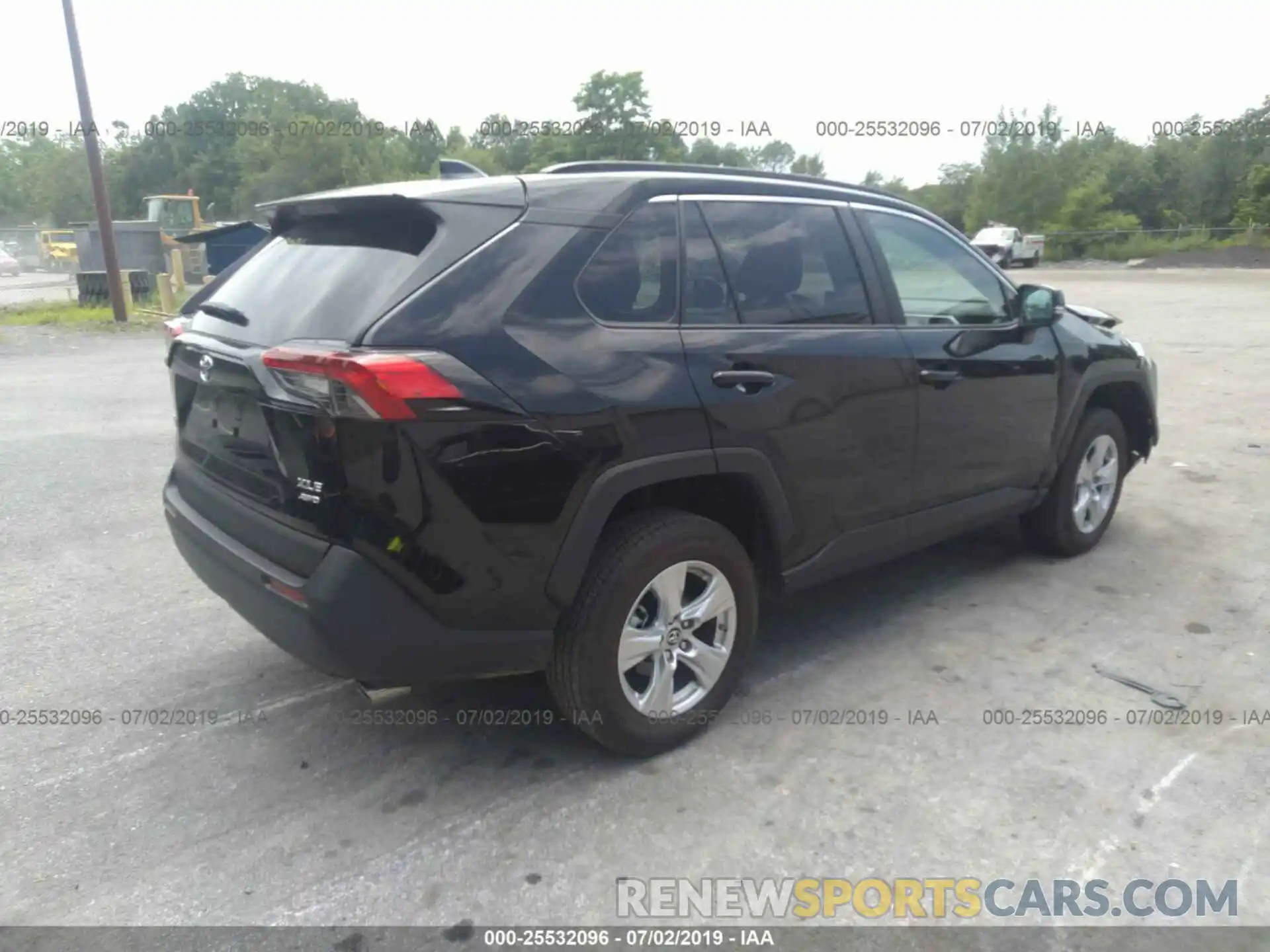 4 Photograph of a damaged car 2T3P1RFV1KW038192 TOYOTA RAV4 2019