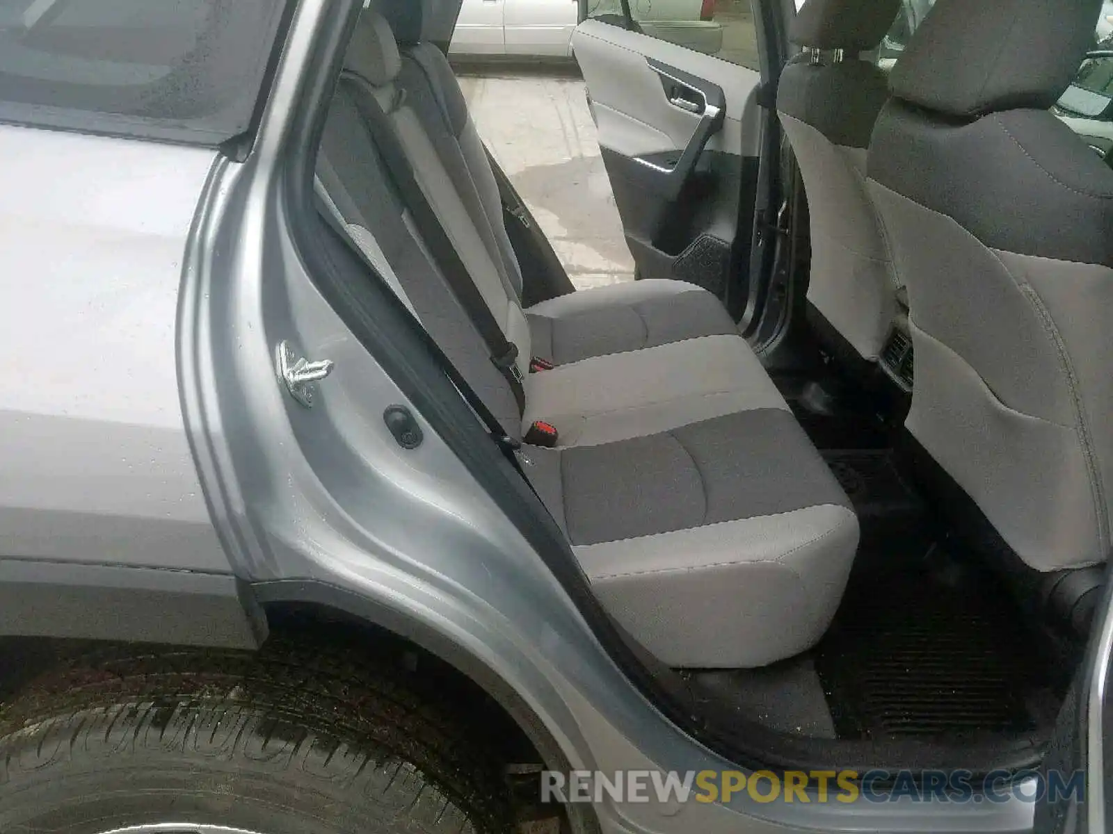 6 Photograph of a damaged car 2T3P1RFV1KW041156 TOYOTA RAV4 2019