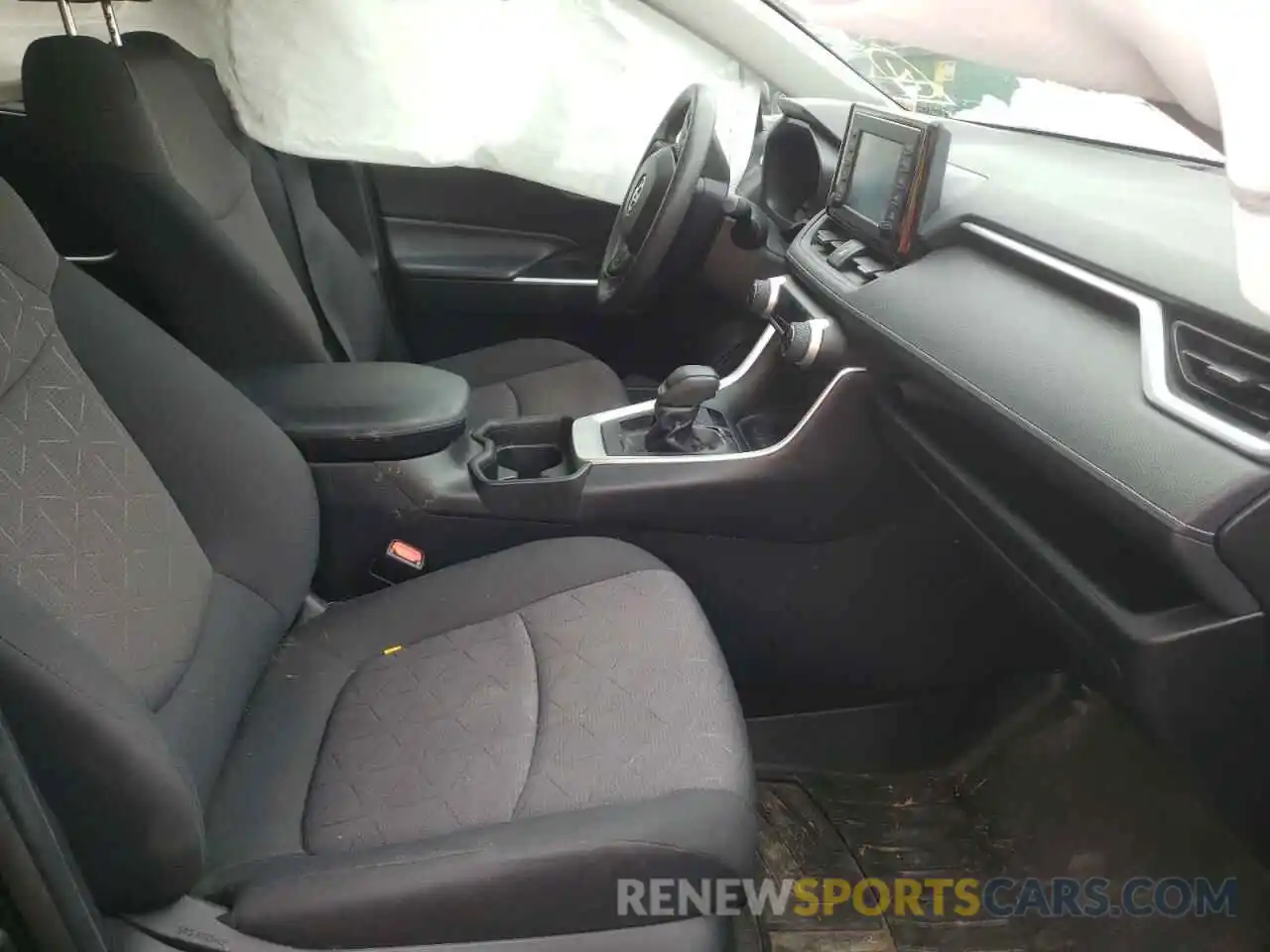 5 Photograph of a damaged car 2T3P1RFV1KW053341 TOYOTA RAV4 2019