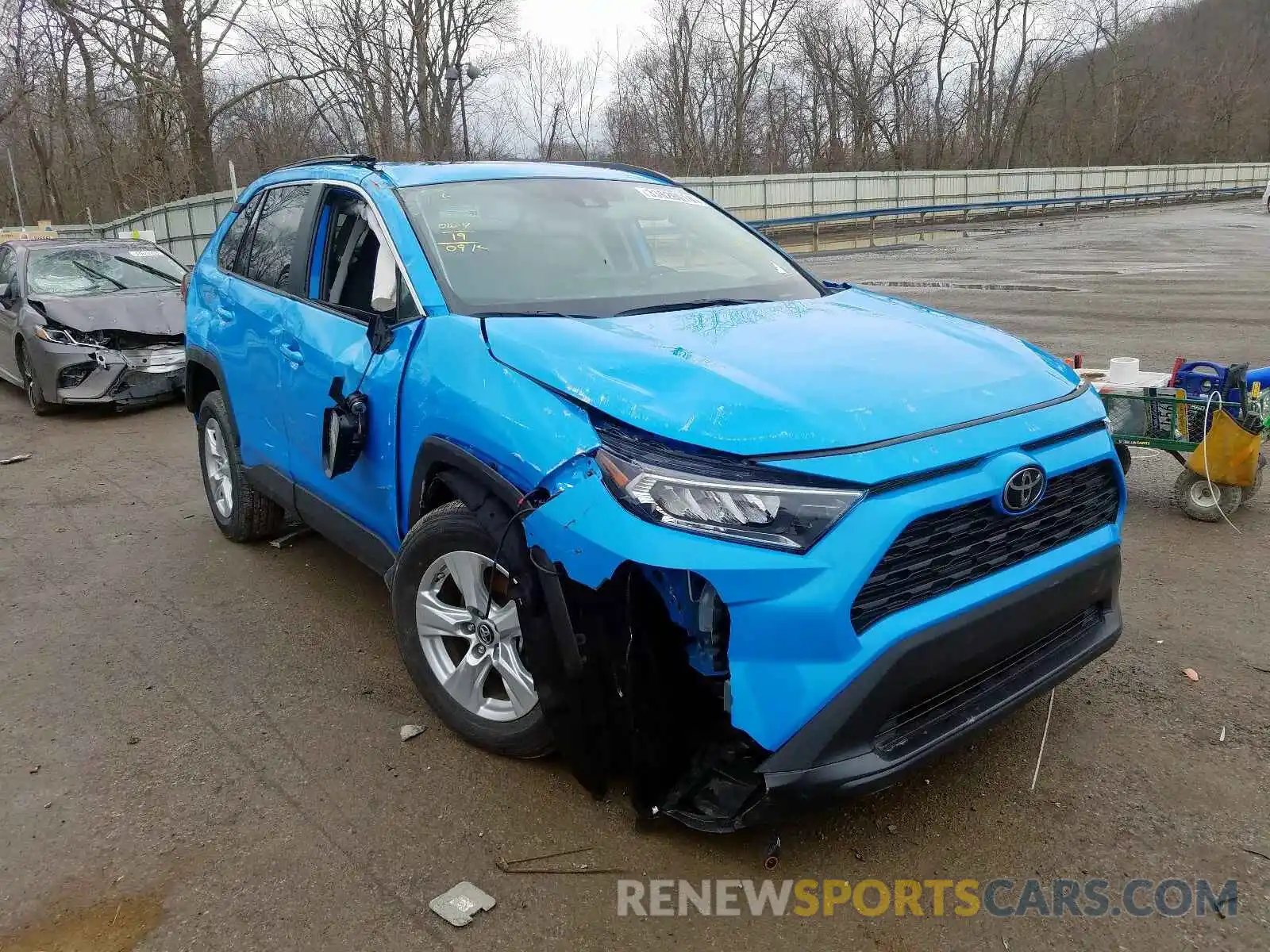 1 Photograph of a damaged car 2T3P1RFV1KW055817 TOYOTA RAV4 2019