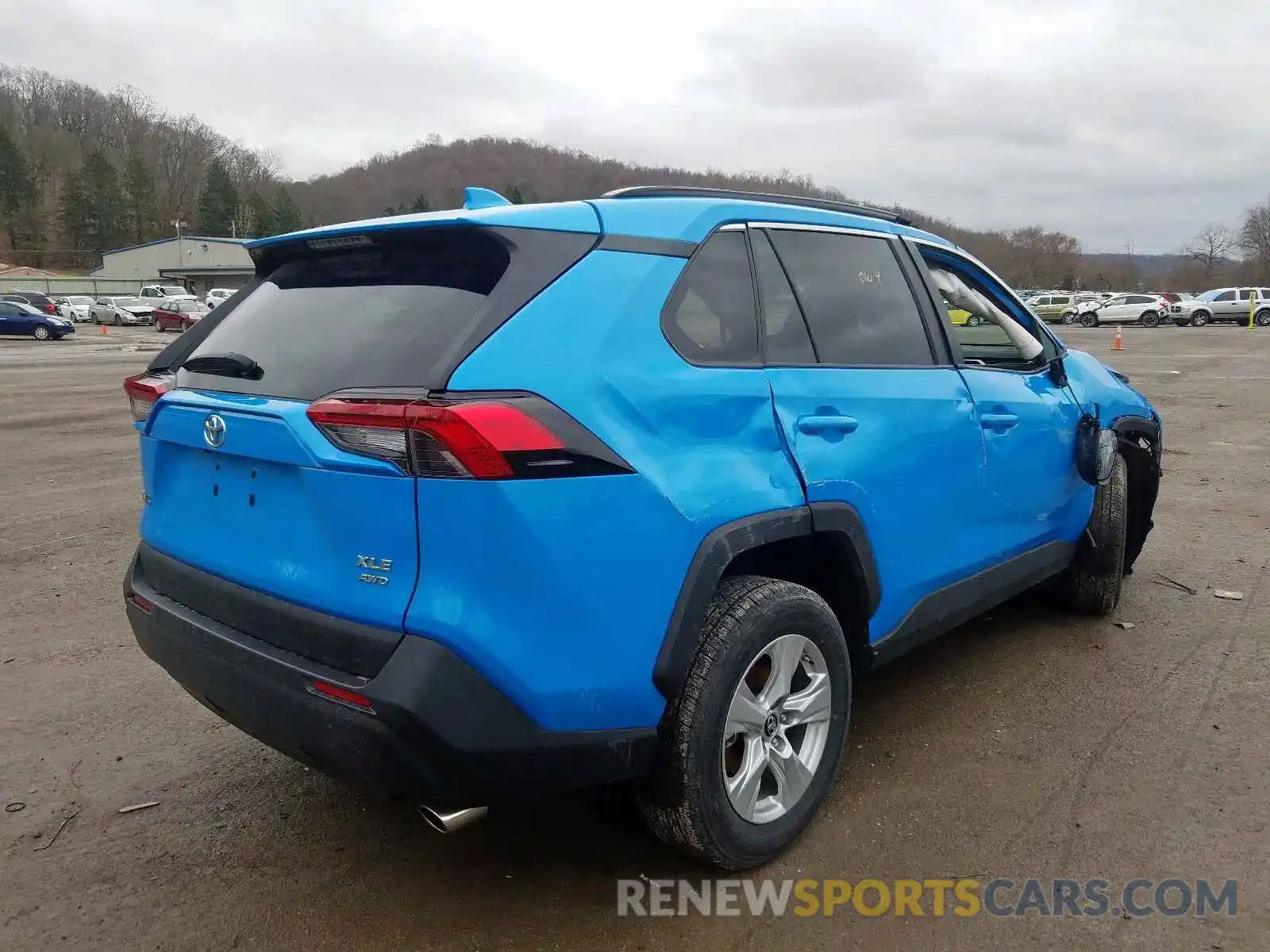 4 Photograph of a damaged car 2T3P1RFV1KW055817 TOYOTA RAV4 2019