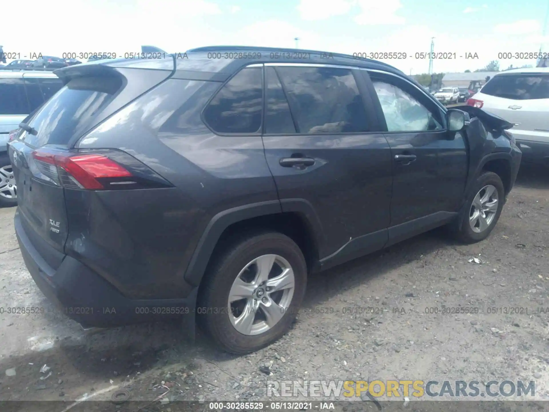 4 Photograph of a damaged car 2T3P1RFV1KW068213 TOYOTA RAV4 2019