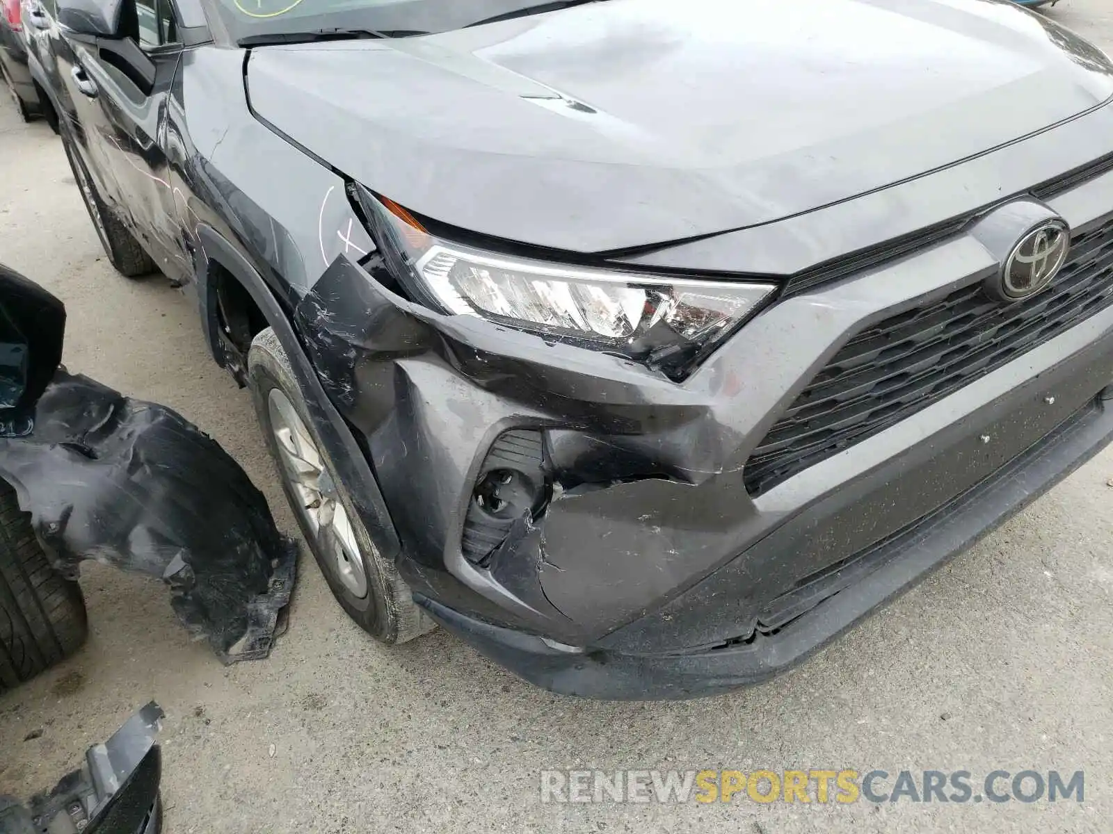 9 Photograph of a damaged car 2T3P1RFV2KC014520 TOYOTA RAV4 2019