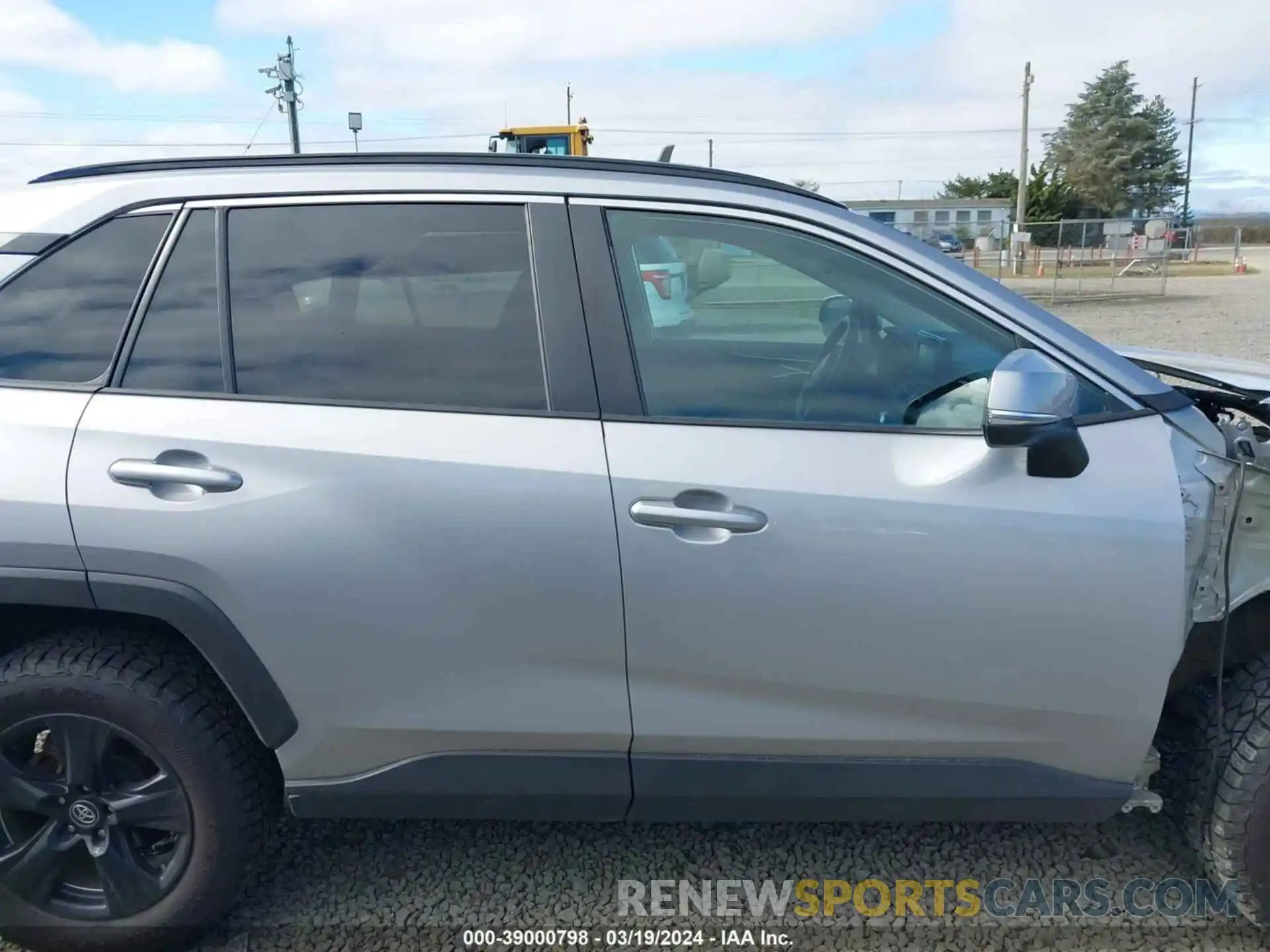 14 Photograph of a damaged car 2T3P1RFV2KC019720 TOYOTA RAV4 2019