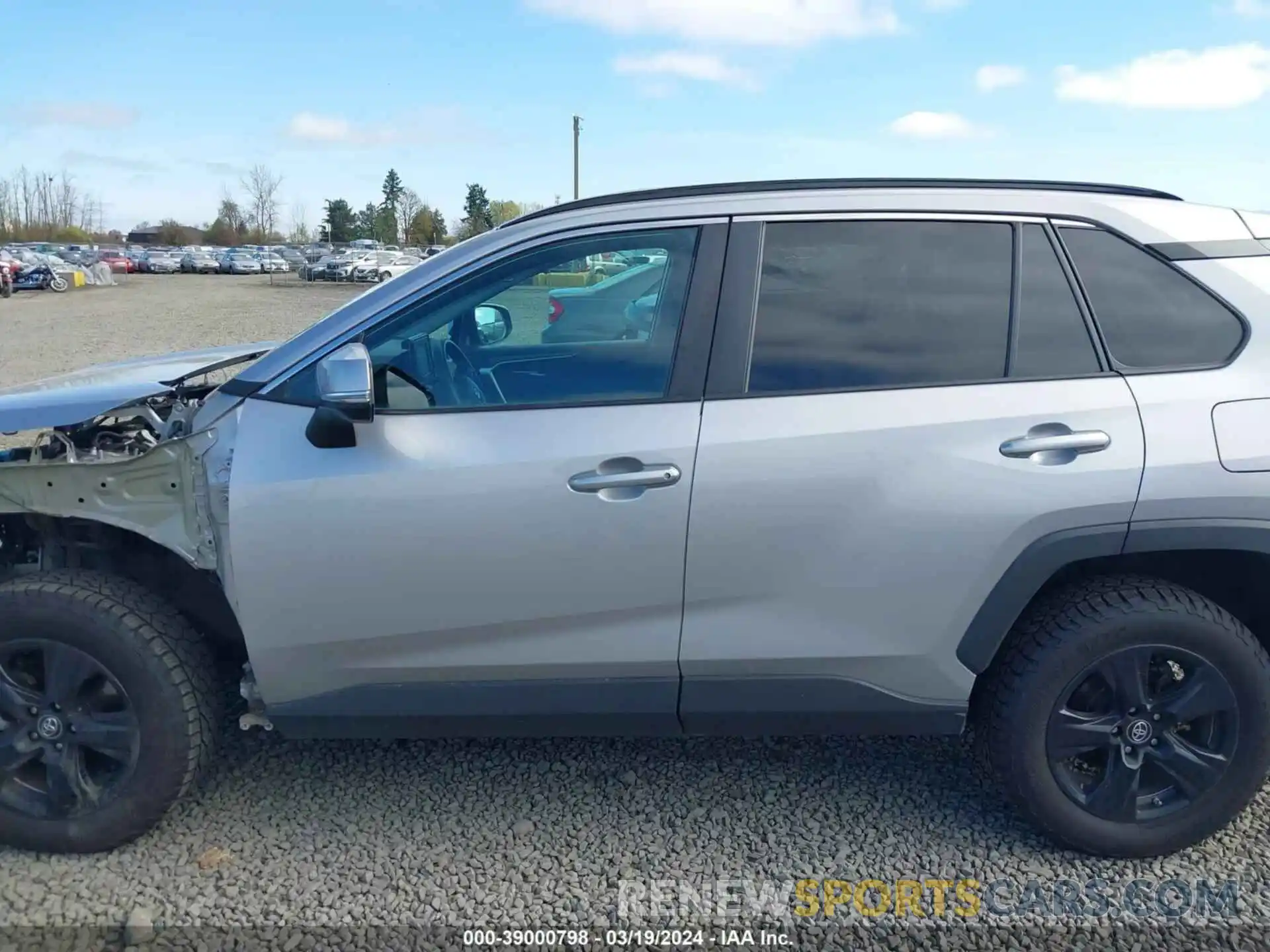 15 Photograph of a damaged car 2T3P1RFV2KC019720 TOYOTA RAV4 2019