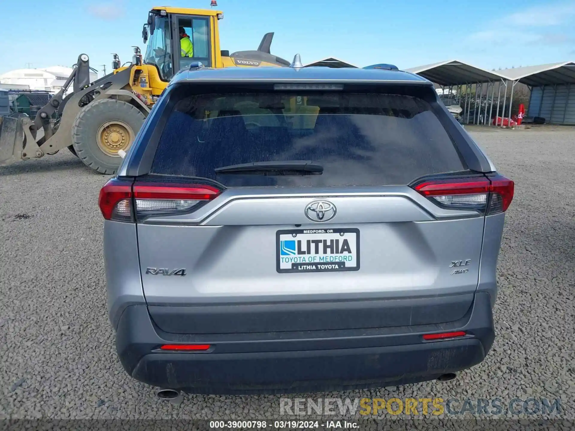 17 Photograph of a damaged car 2T3P1RFV2KC019720 TOYOTA RAV4 2019