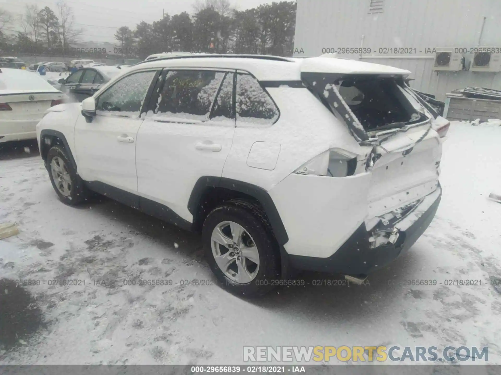 3 Фотография поврежденного автомобиля 2T3P1RFV2KC027588 TOYOTA RAV4 2019