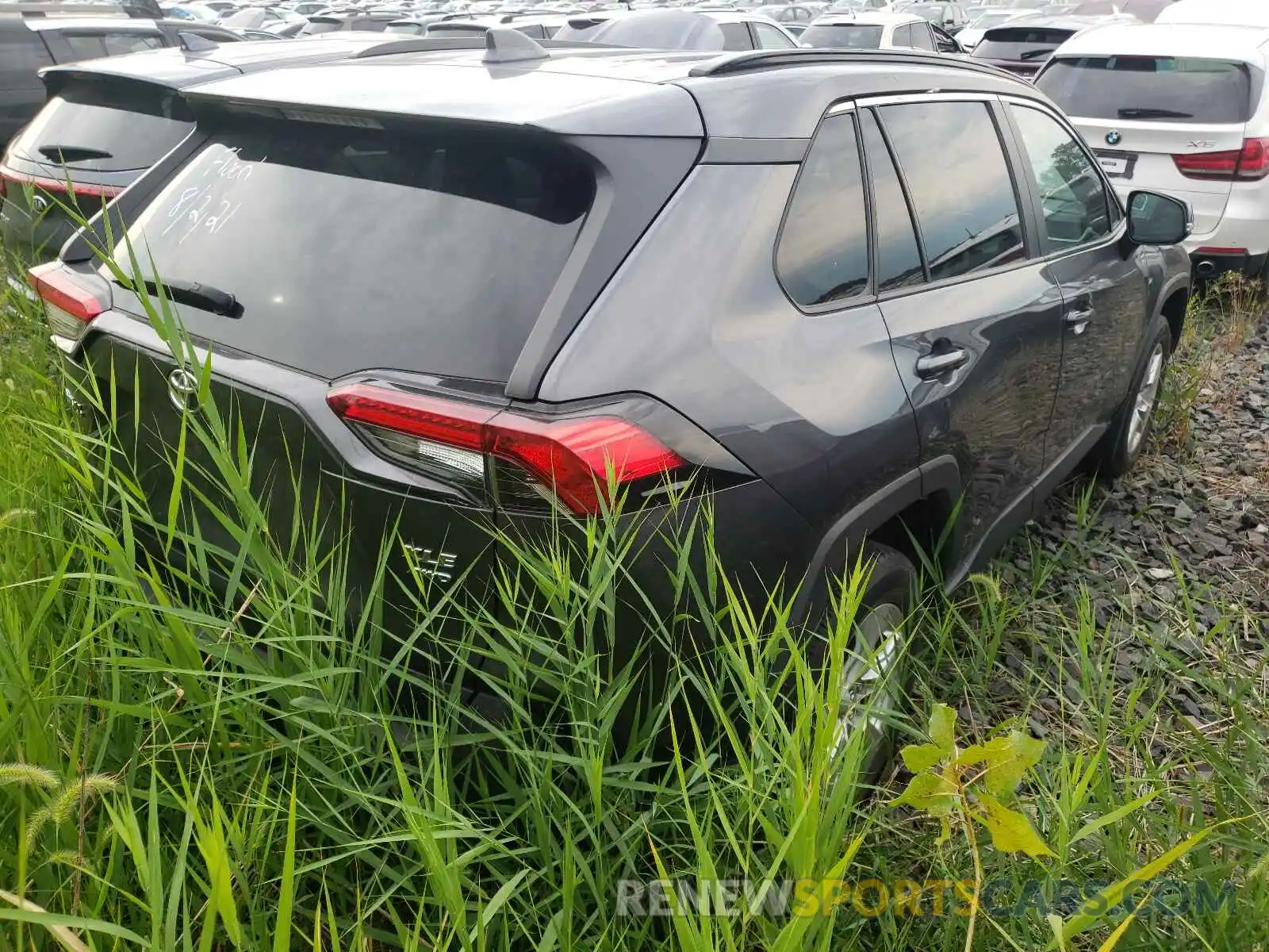 4 Фотография поврежденного автомобиля 2T3P1RFV2KC033018 TOYOTA RAV4 2019