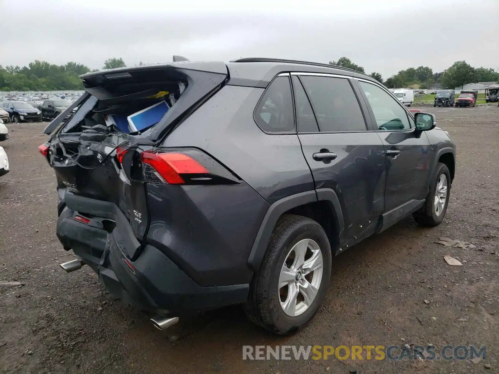 4 Photograph of a damaged car 2T3P1RFV2KC040440 TOYOTA RAV4 2019