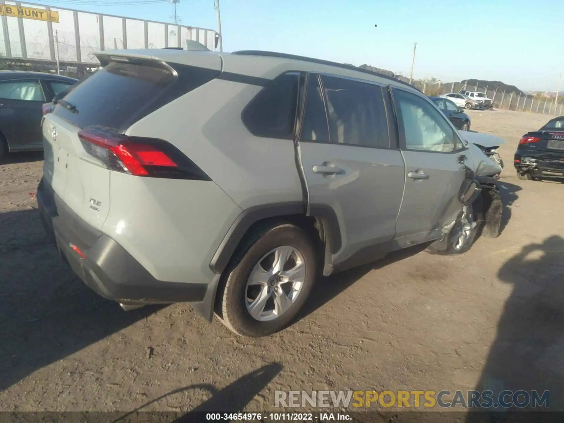 4 Фотография поврежденного автомобиля 2T3P1RFV2KC045217 TOYOTA RAV4 2019