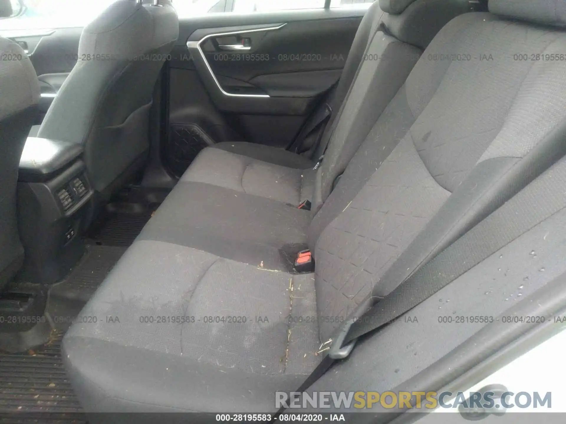 8 Фотография поврежденного автомобиля 2T3P1RFV2KC051485 TOYOTA RAV4 2019