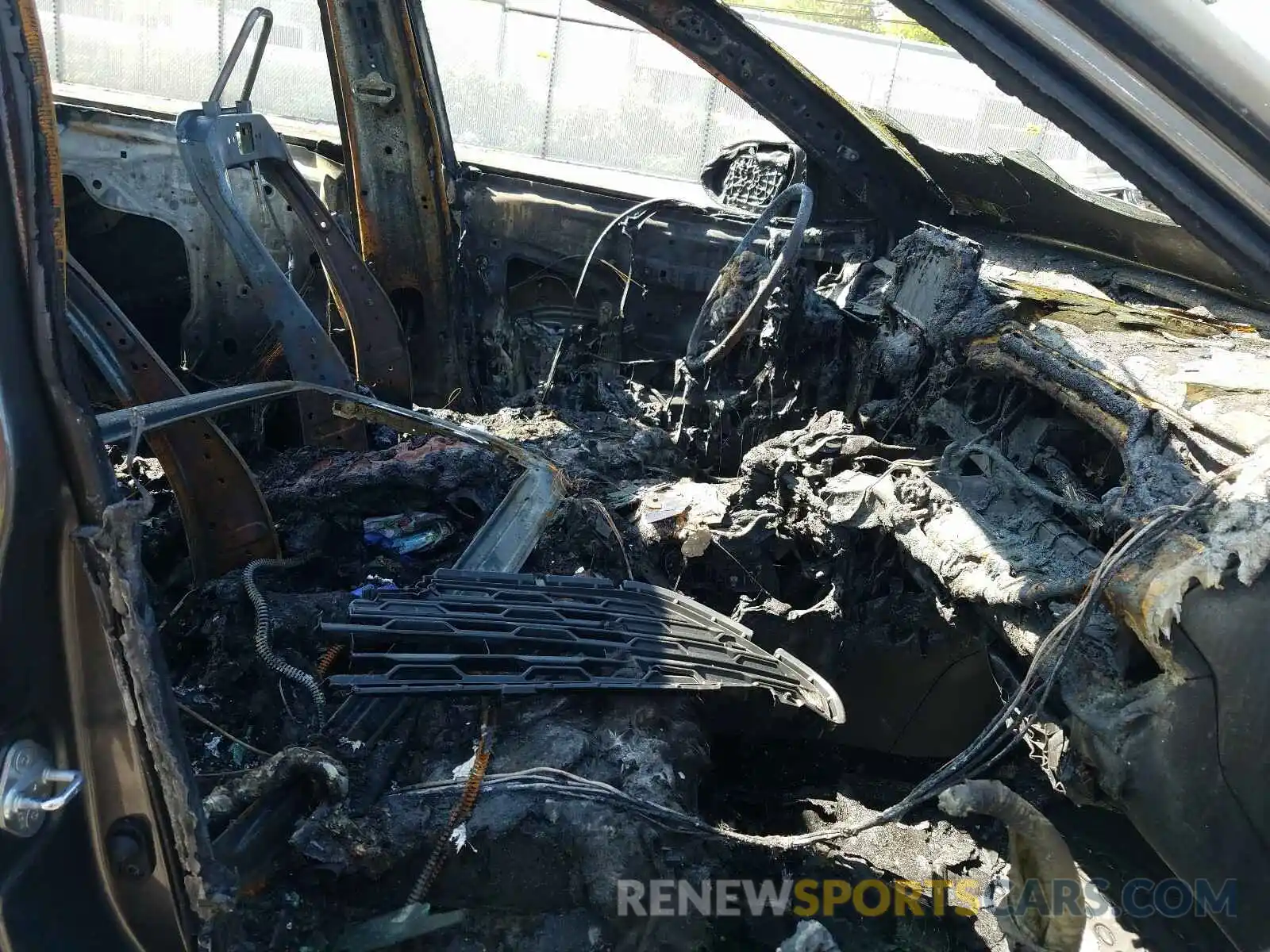 5 Photograph of a damaged car 2T3P1RFV2KC060235 TOYOTA RAV4 2019