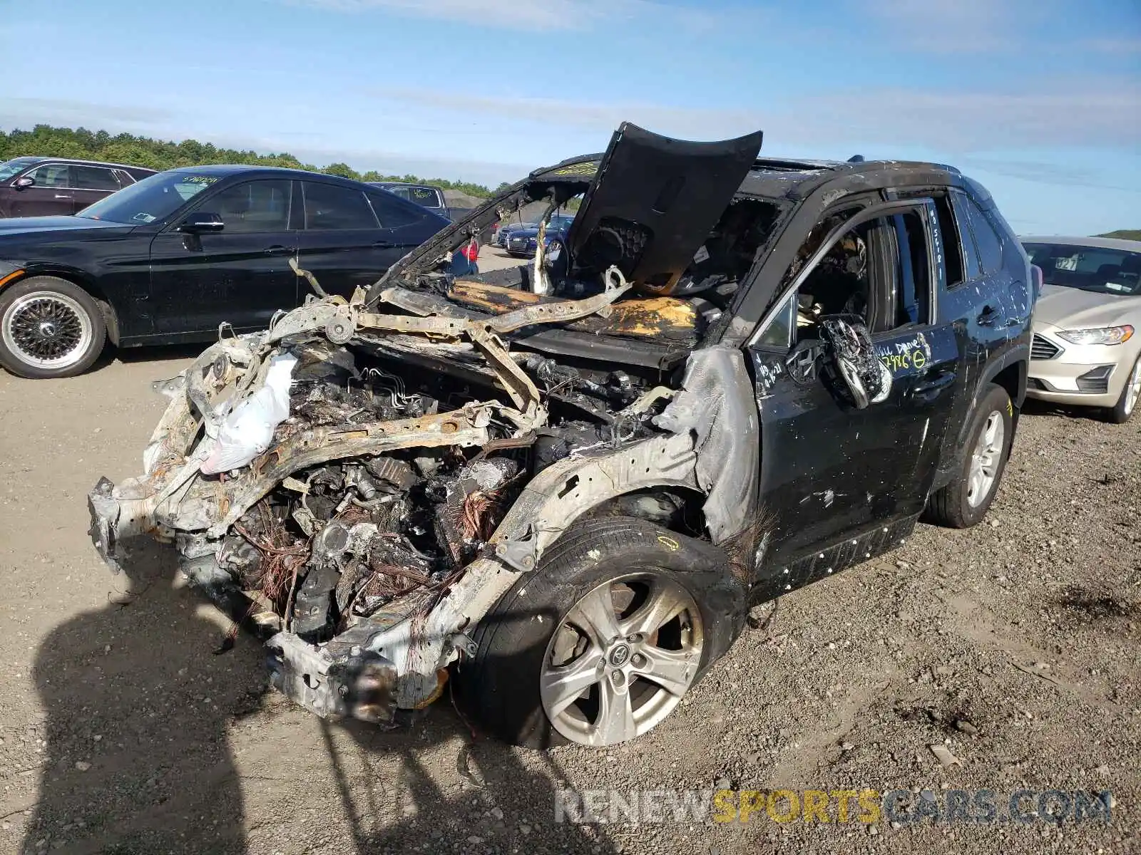 2 Photograph of a damaged car 2T3P1RFV2KC060624 TOYOTA RAV4 2019