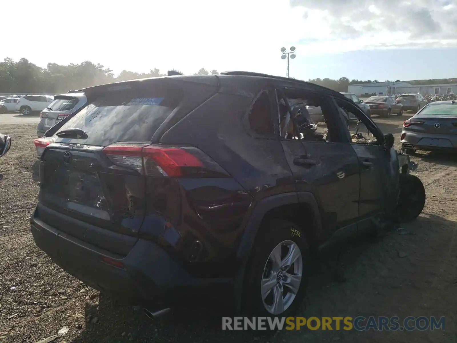 4 Photograph of a damaged car 2T3P1RFV2KC060624 TOYOTA RAV4 2019