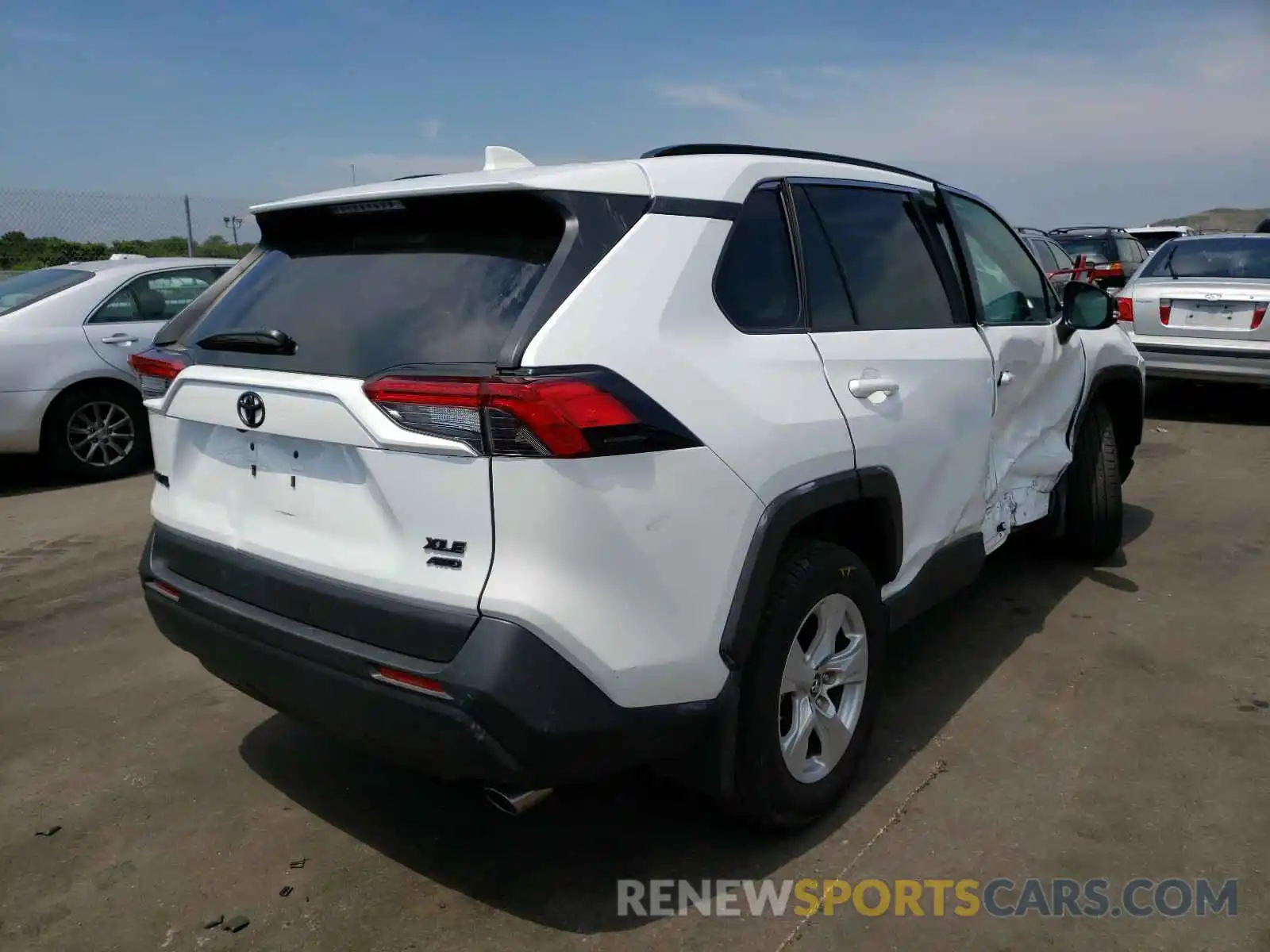 4 Photograph of a damaged car 2T3P1RFV2KW022955 TOYOTA RAV4 2019