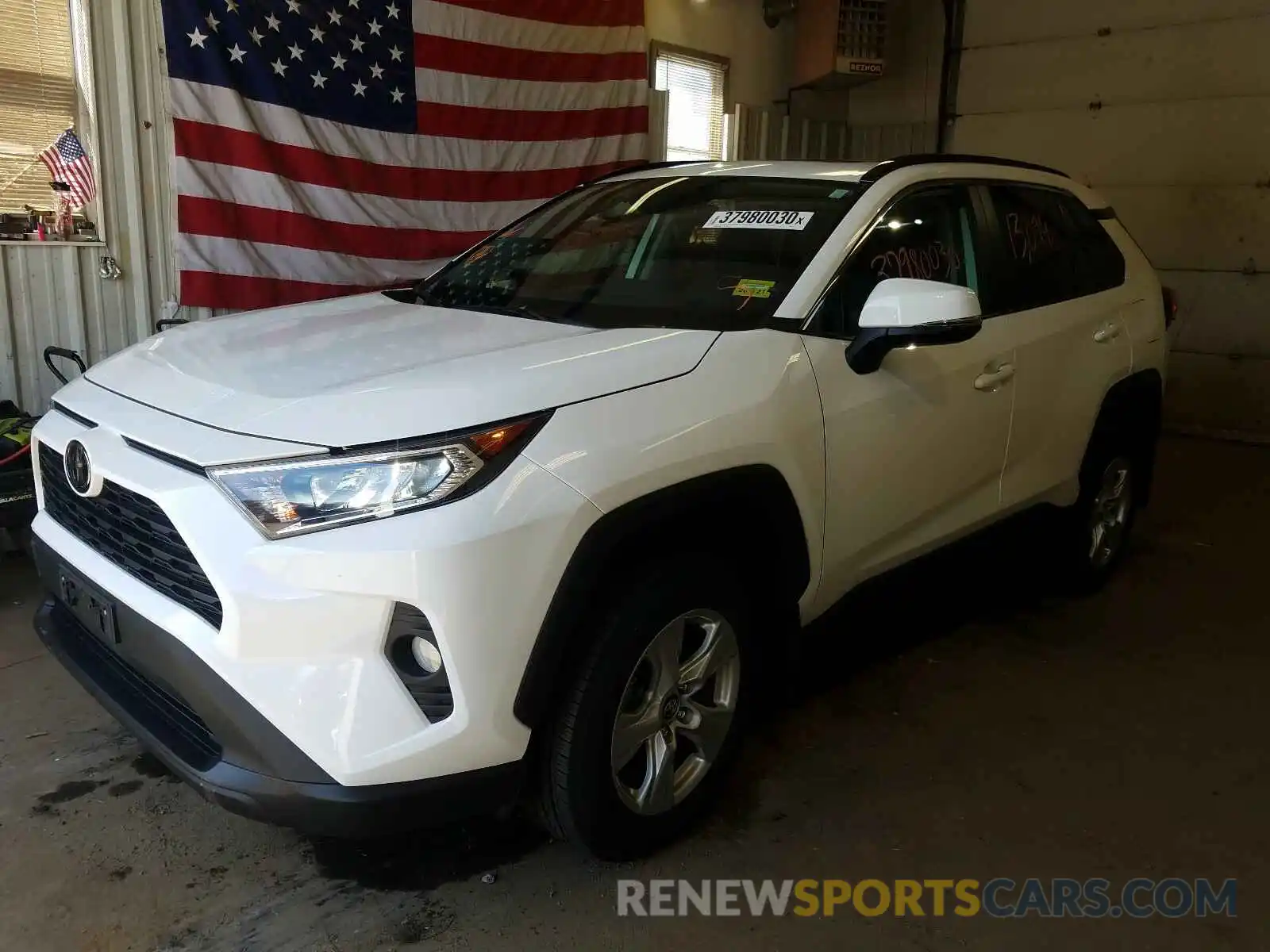 2 Photograph of a damaged car 2T3P1RFV2KW036001 TOYOTA RAV4 2019