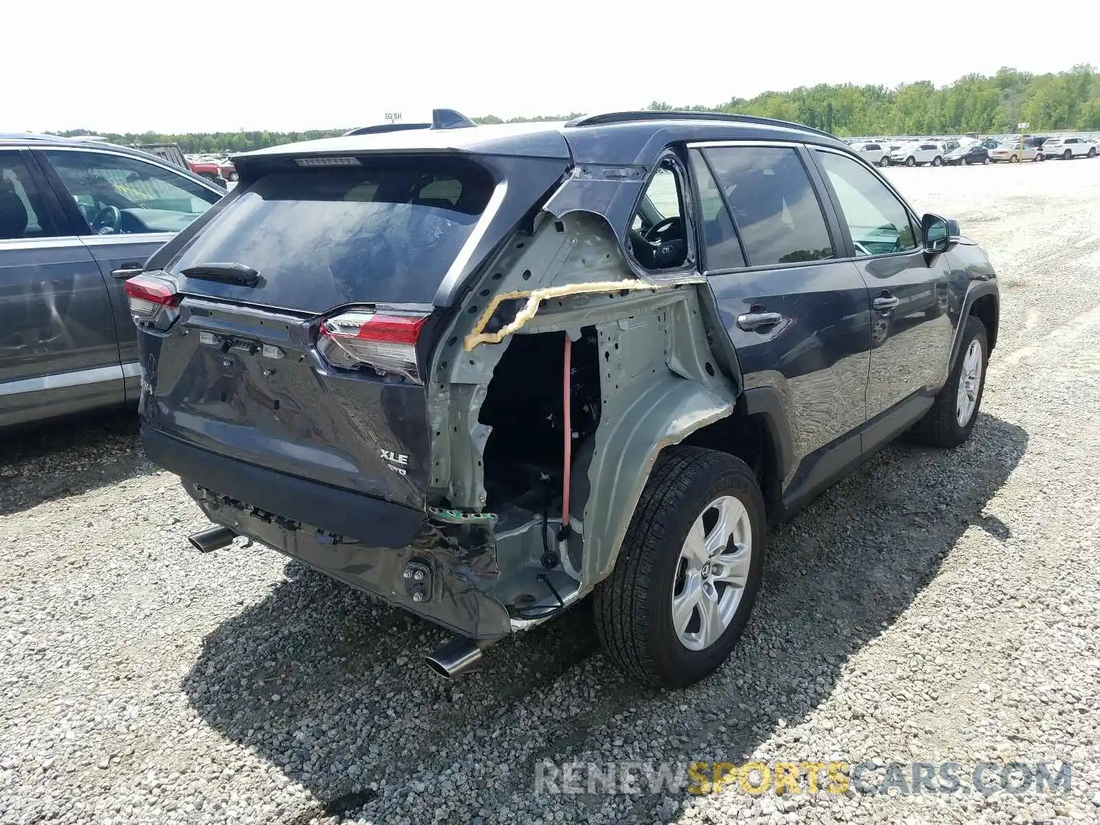 4 Photograph of a damaged car 2T3P1RFV2KW042431 TOYOTA RAV4 2019