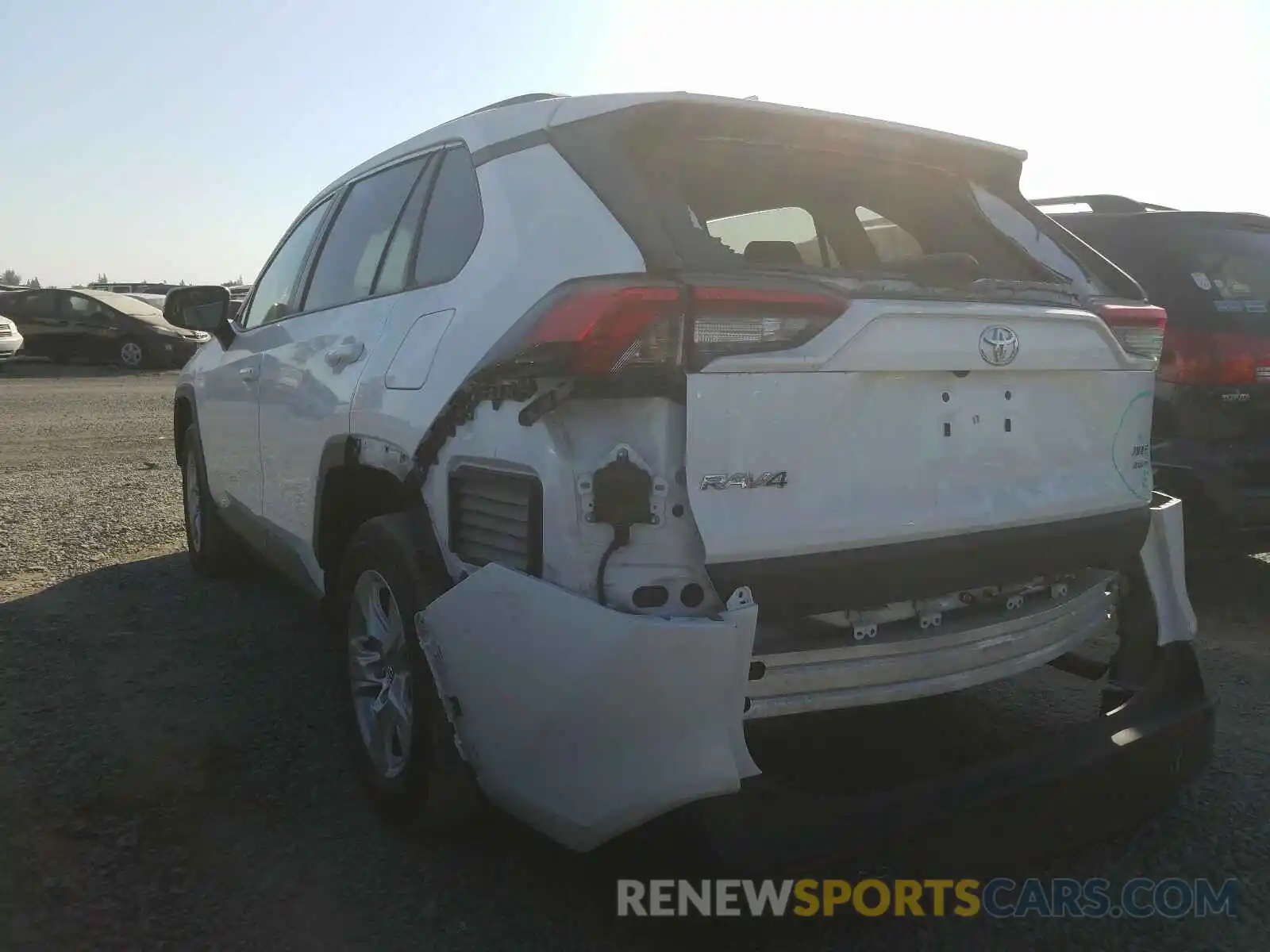 3 Photograph of a damaged car 2T3P1RFV2KW049895 TOYOTA RAV4 2019