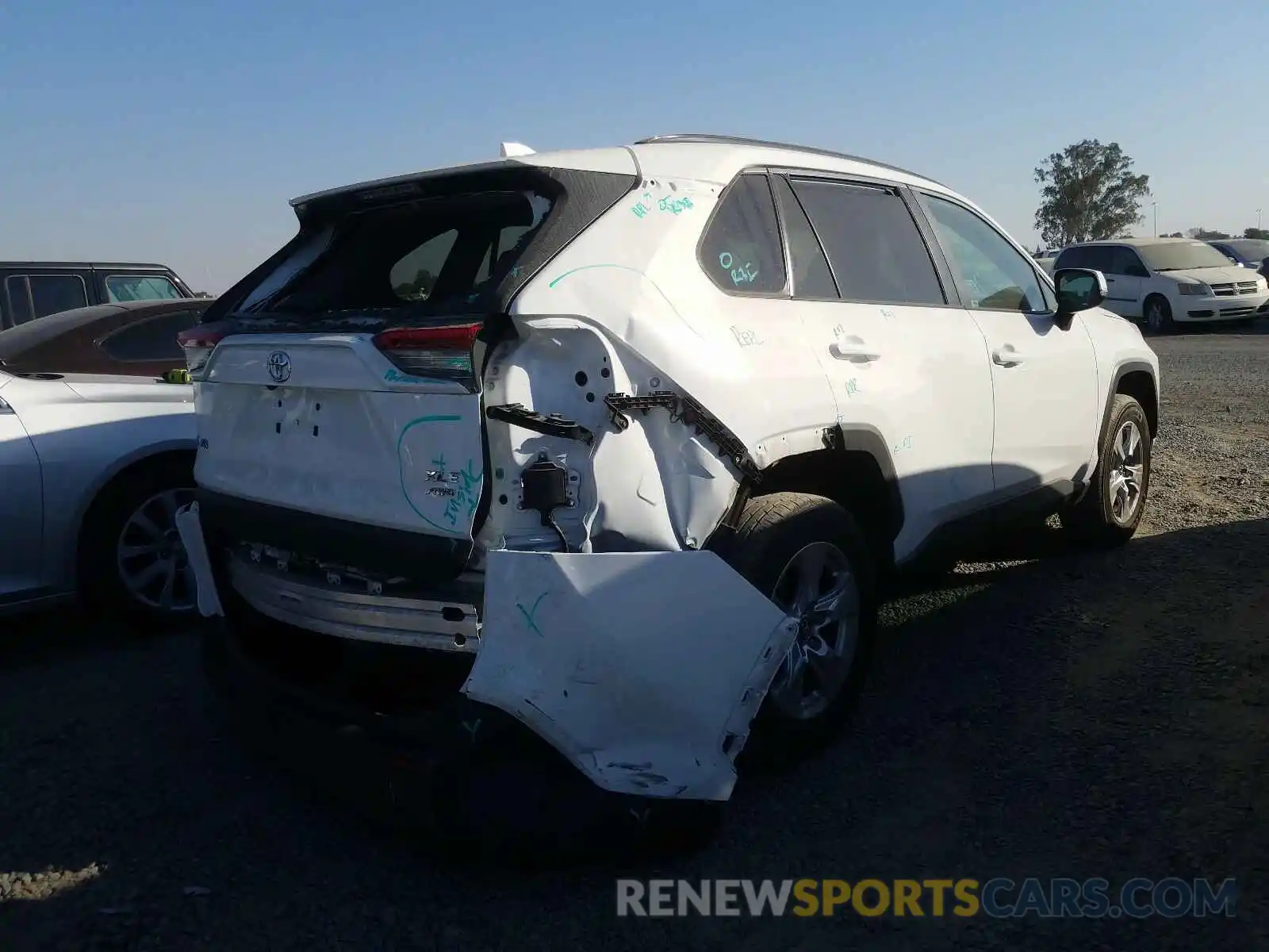 4 Photograph of a damaged car 2T3P1RFV2KW049895 TOYOTA RAV4 2019