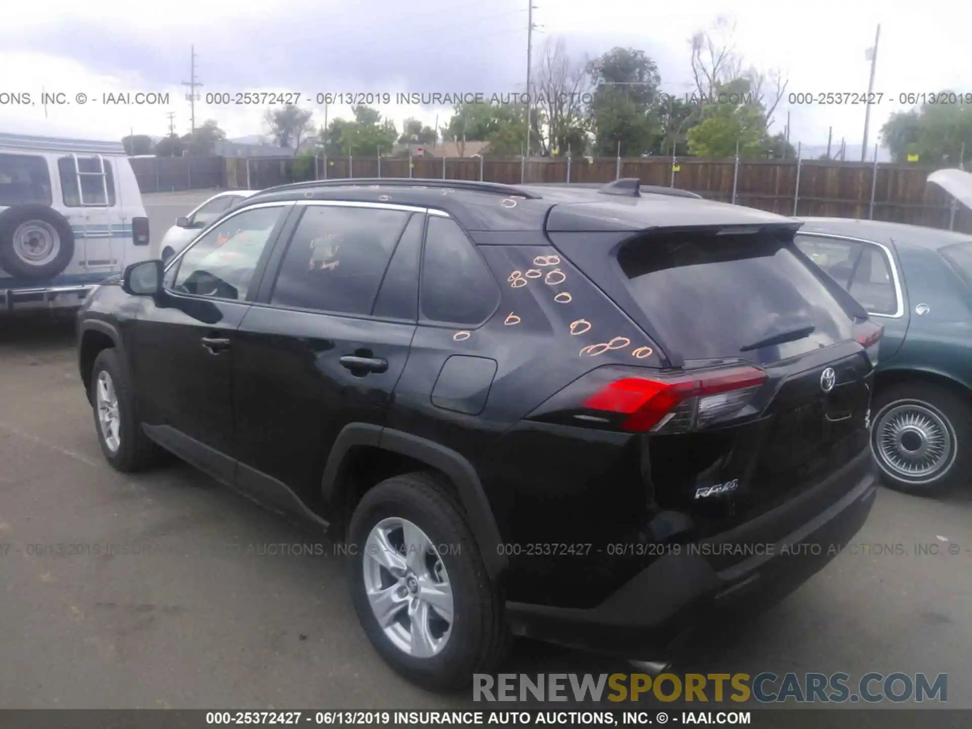 3 Фотография поврежденного автомобиля 2T3P1RFV2KW052523 TOYOTA RAV4 2019