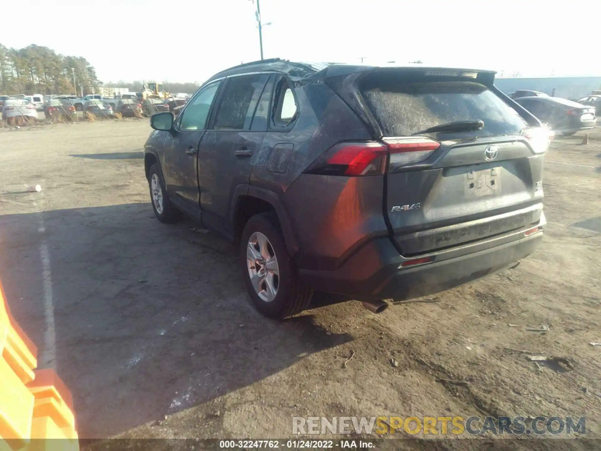 3 Фотография поврежденного автомобиля 2T3P1RFV2KW060332 TOYOTA RAV4 2019