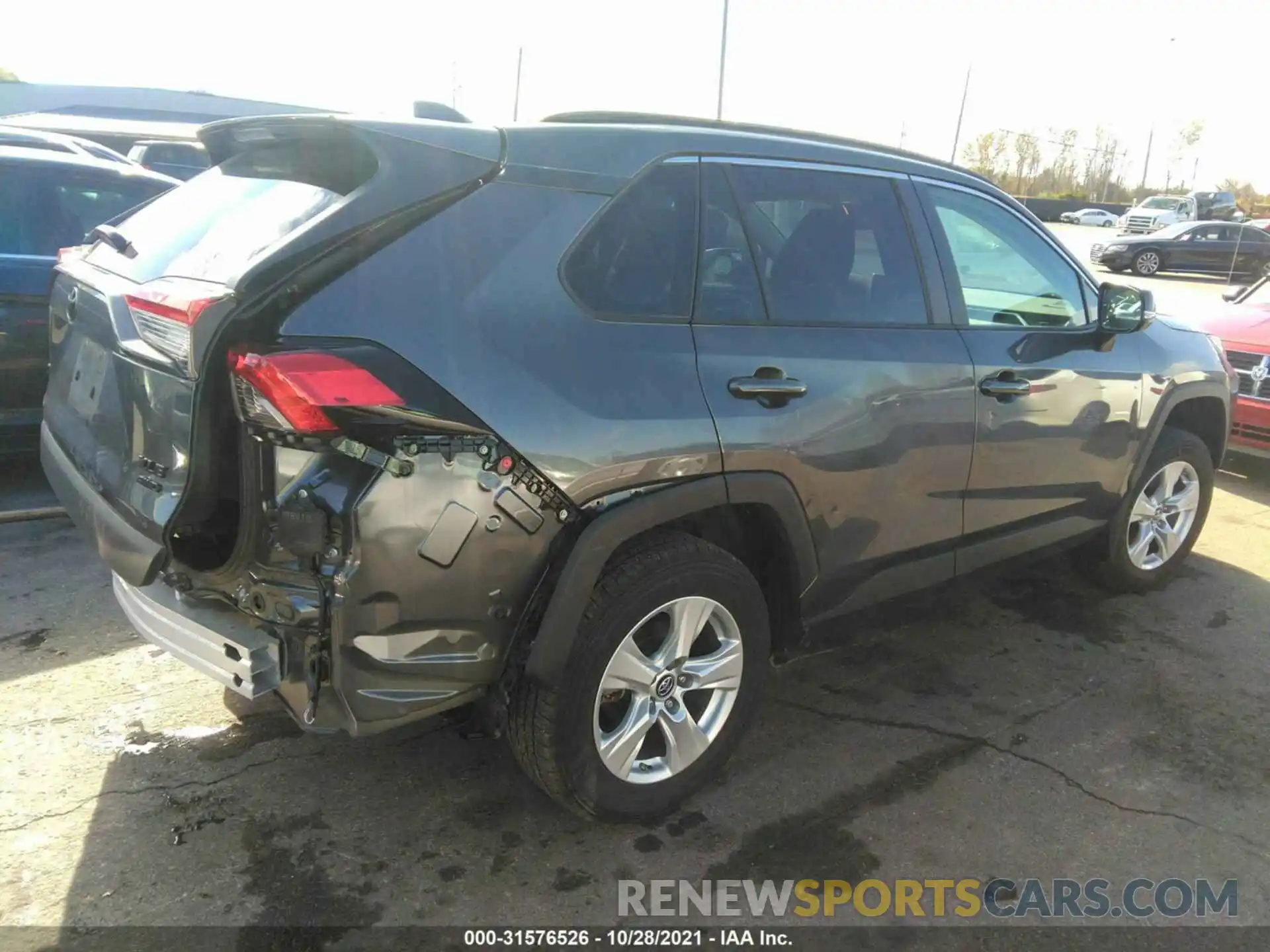 4 Photograph of a damaged car 2T3P1RFV2KW068141 TOYOTA RAV4 2019