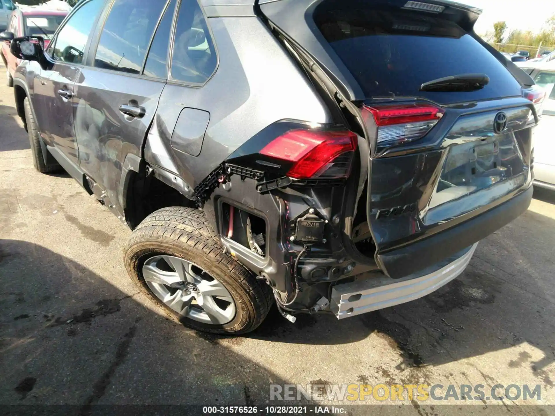 6 Photograph of a damaged car 2T3P1RFV2KW068141 TOYOTA RAV4 2019