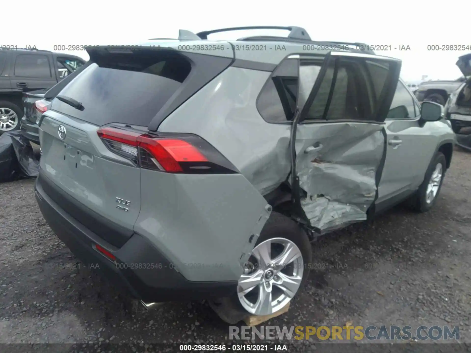 4 Photograph of a damaged car 2T3P1RFV2KW074389 TOYOTA RAV4 2019