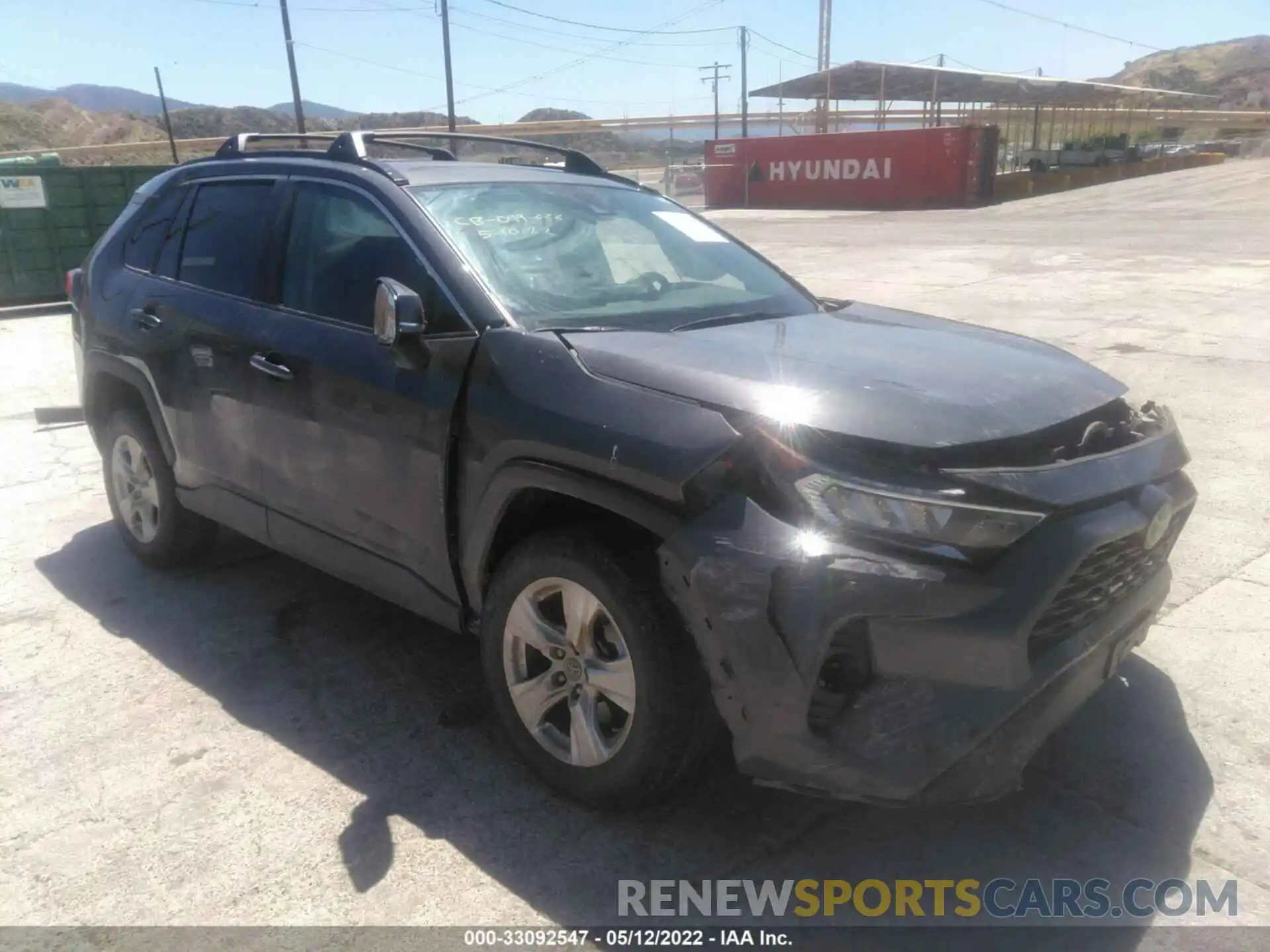 1 Photograph of a damaged car 2T3P1RFV2KW077695 TOYOTA RAV4 2019