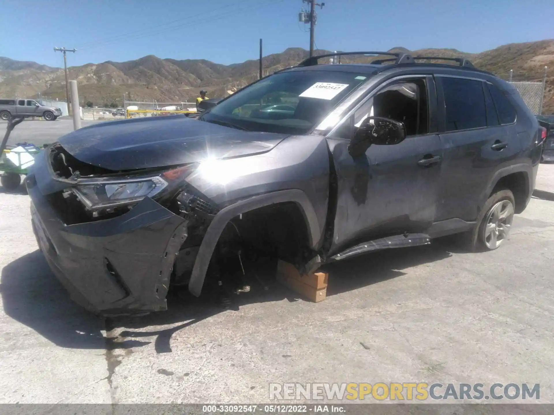 2 Photograph of a damaged car 2T3P1RFV2KW077695 TOYOTA RAV4 2019