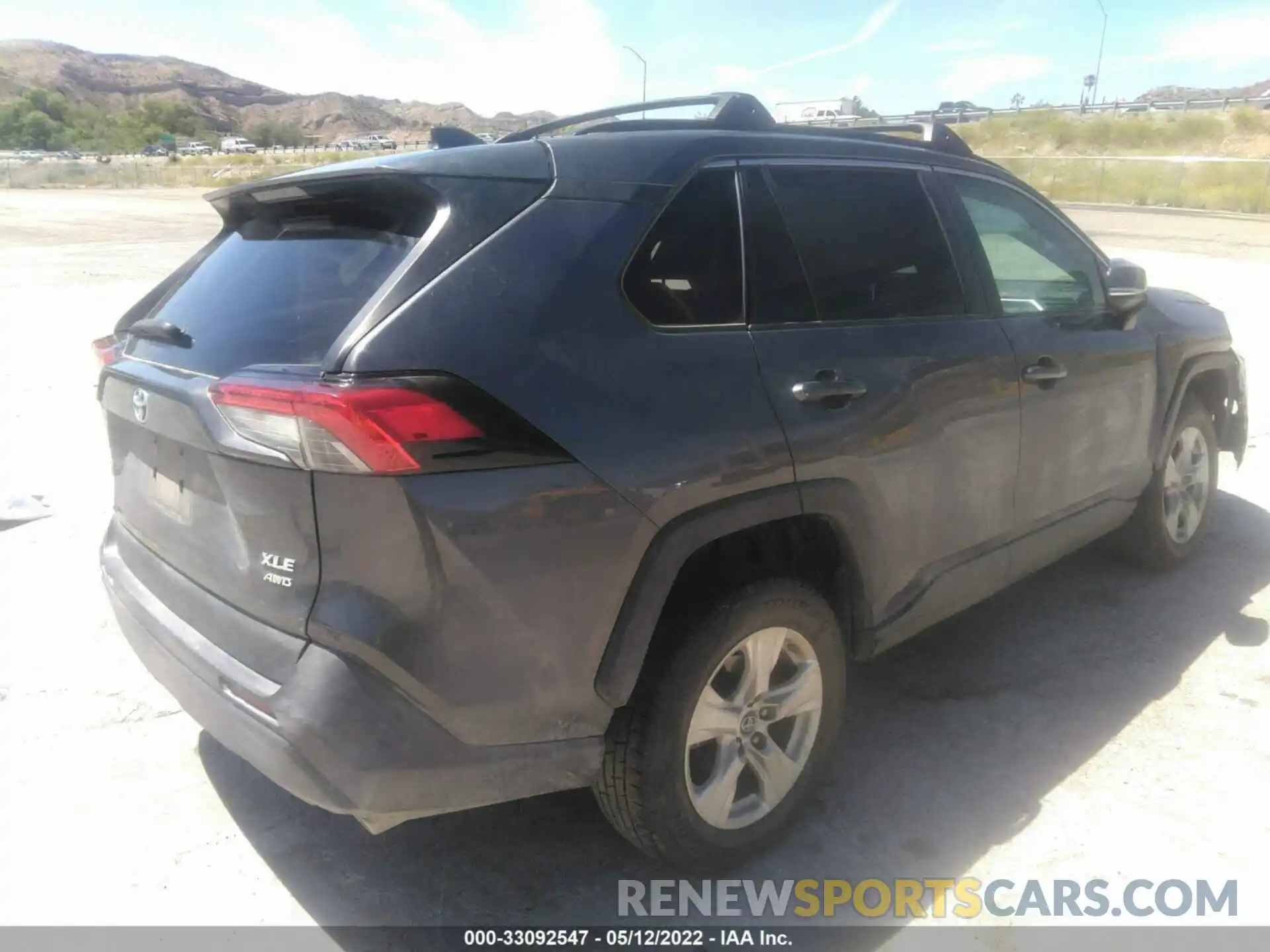 4 Photograph of a damaged car 2T3P1RFV2KW077695 TOYOTA RAV4 2019