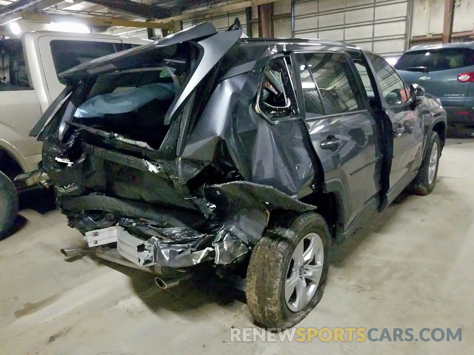 4 Photograph of a damaged car 2T3P1RFV2KW081553 TOYOTA RAV4 2019