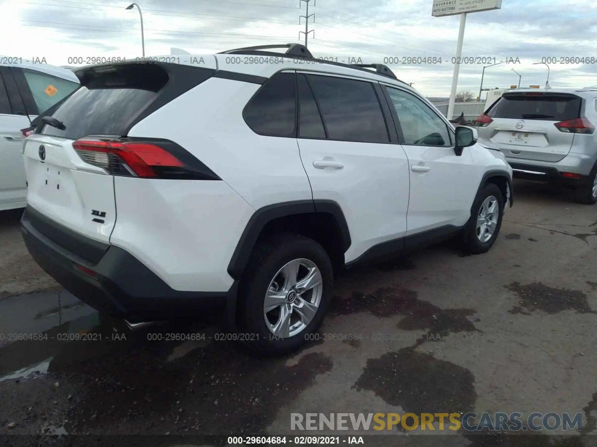 4 Photograph of a damaged car 2T3P1RFV2KW081858 TOYOTA RAV4 2019