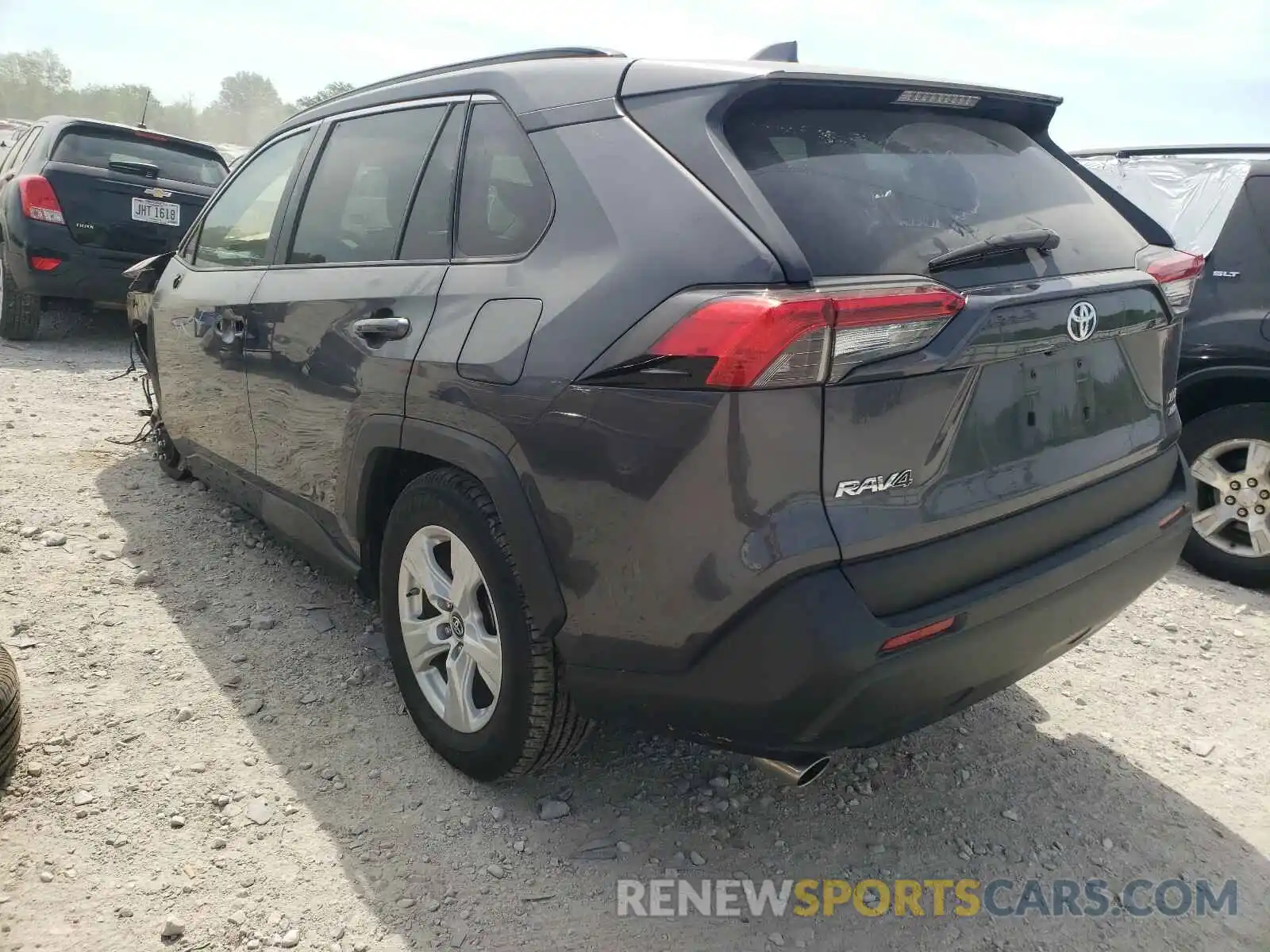 3 Photograph of a damaged car 2T3P1RFV2KW082914 TOYOTA RAV4 2019