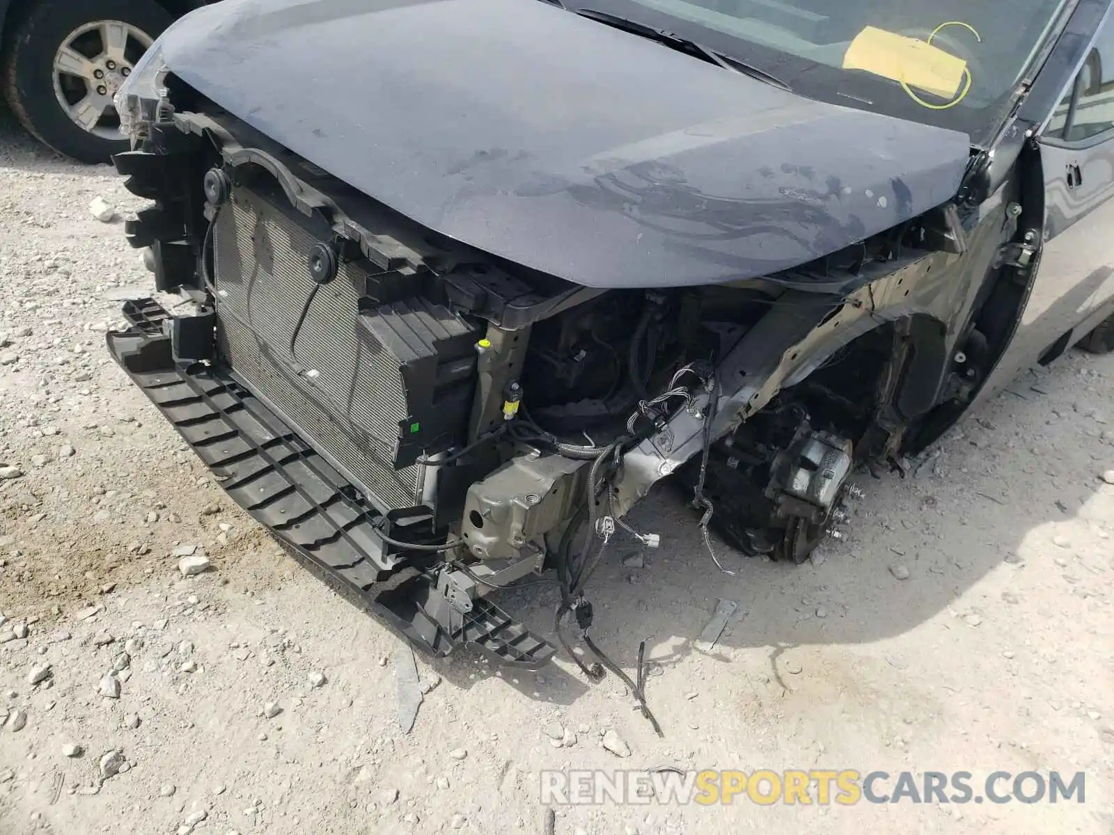 9 Photograph of a damaged car 2T3P1RFV2KW082914 TOYOTA RAV4 2019